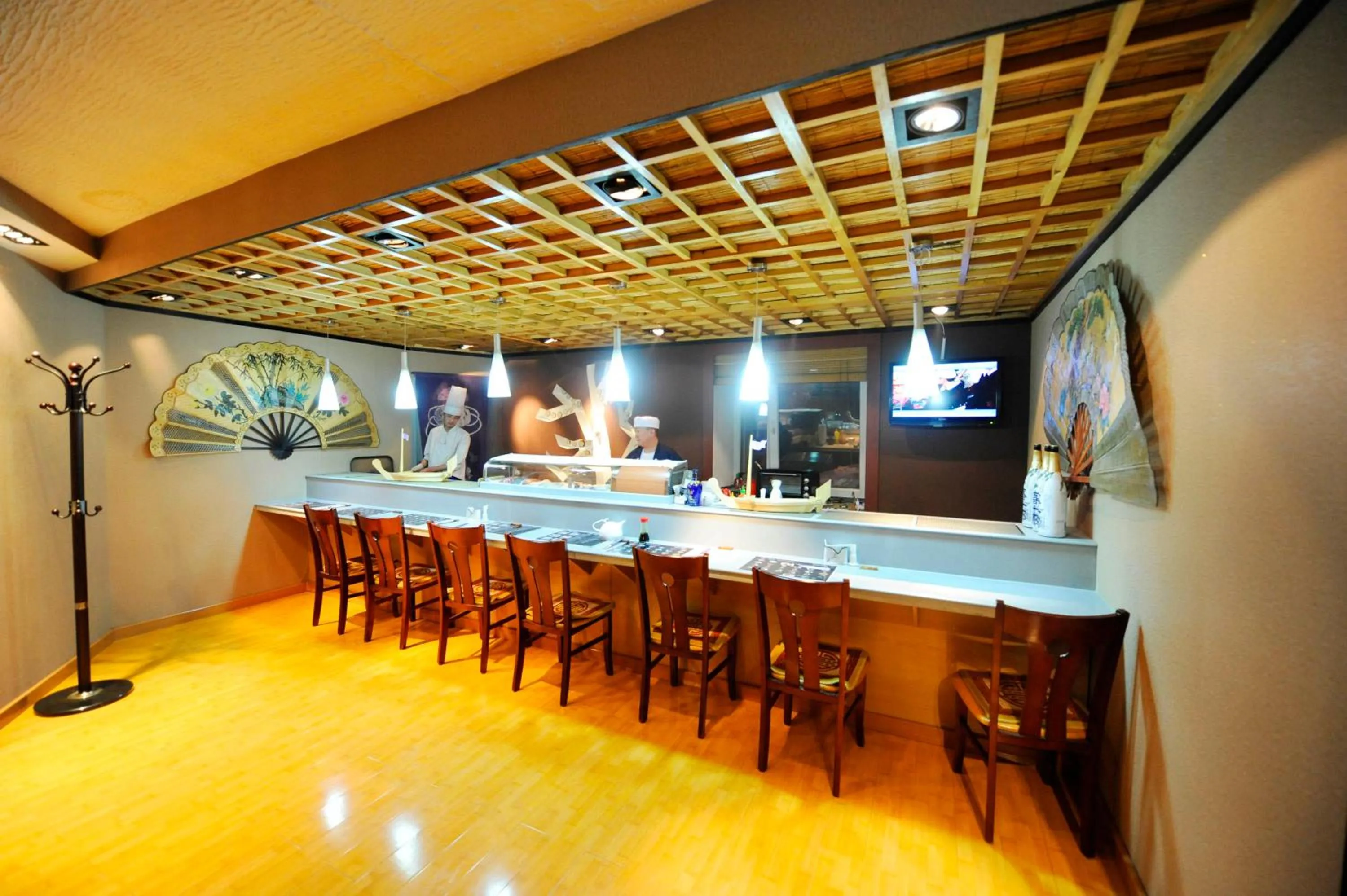 Food and drinks in White House Hotel