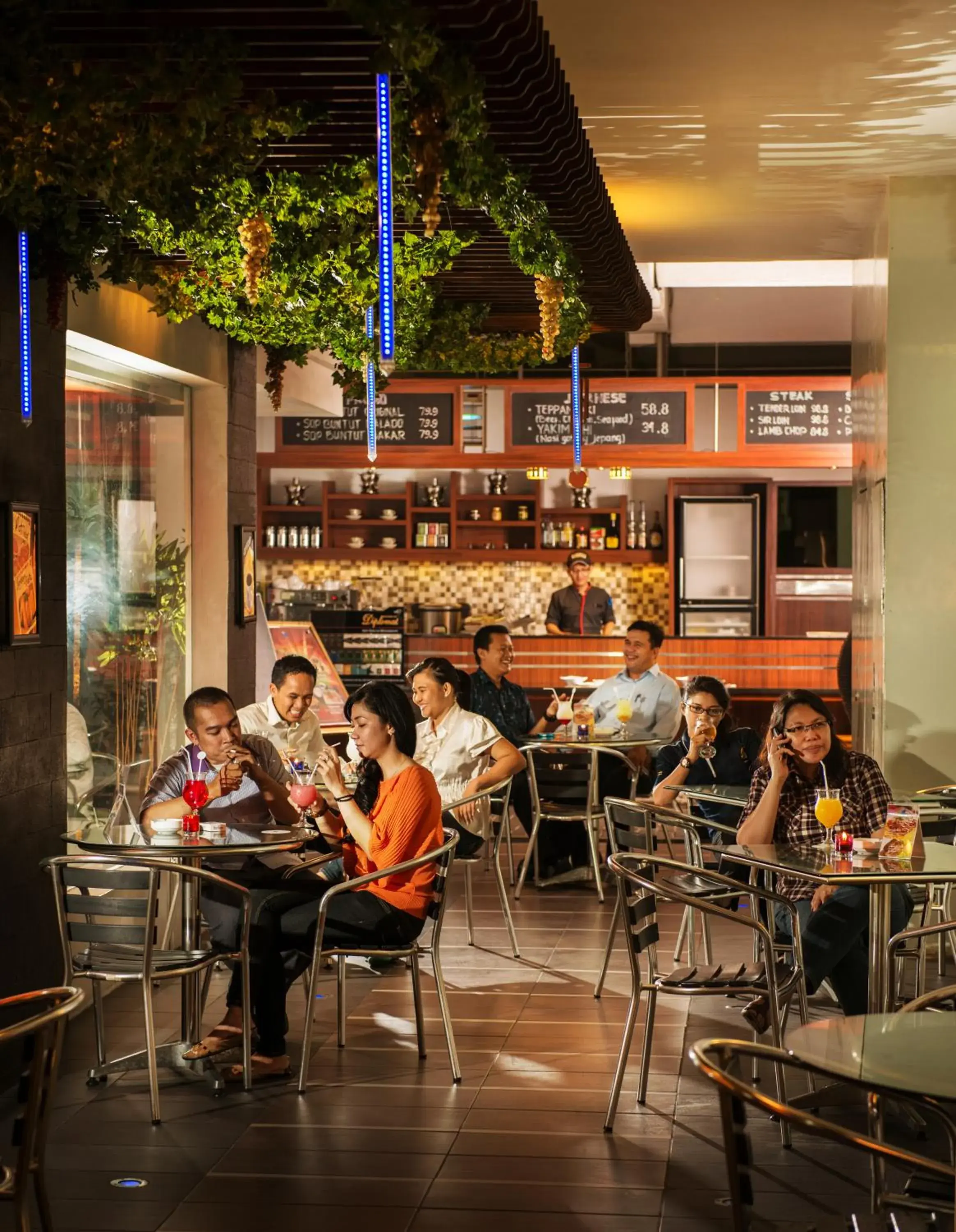 Restaurant/places to eat in Blue Sky Pandurata Hotel Cikini Restaurant/places to eat in Blue Sky Pandurata Hotel Cikini