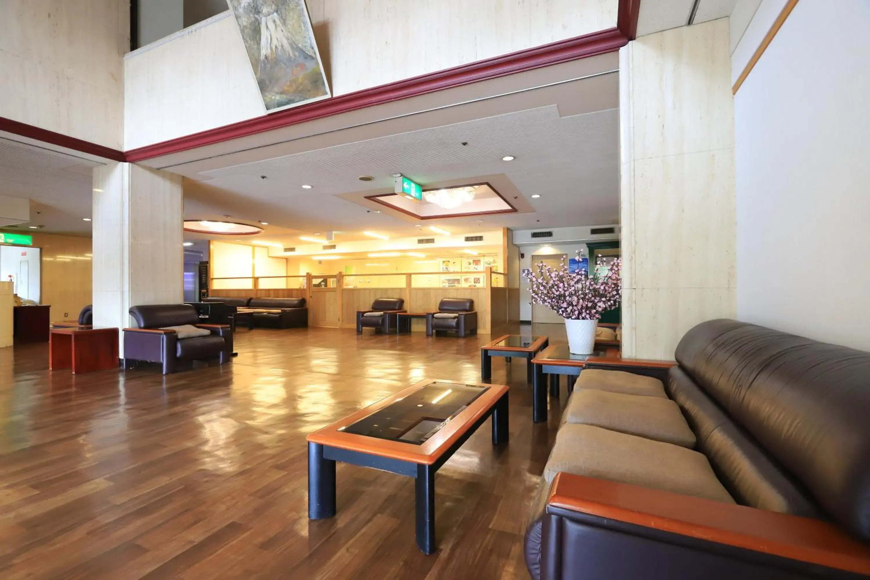 Lobby or reception in Shiki-no-Yado Fujisan Lobby or reception in Shiki-no-Yado Fujisan