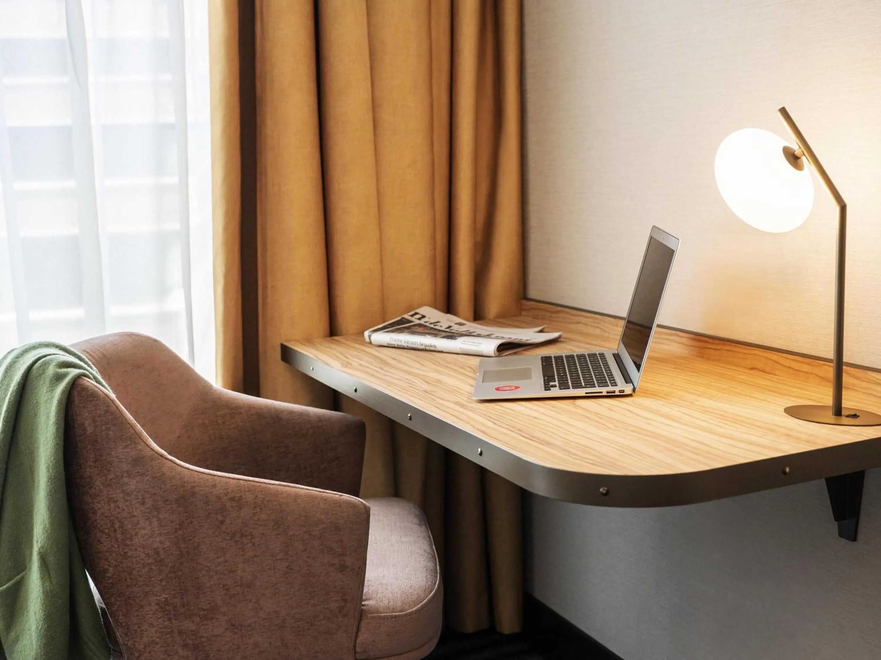 Bedroom in Mercure Amsterdam North Station