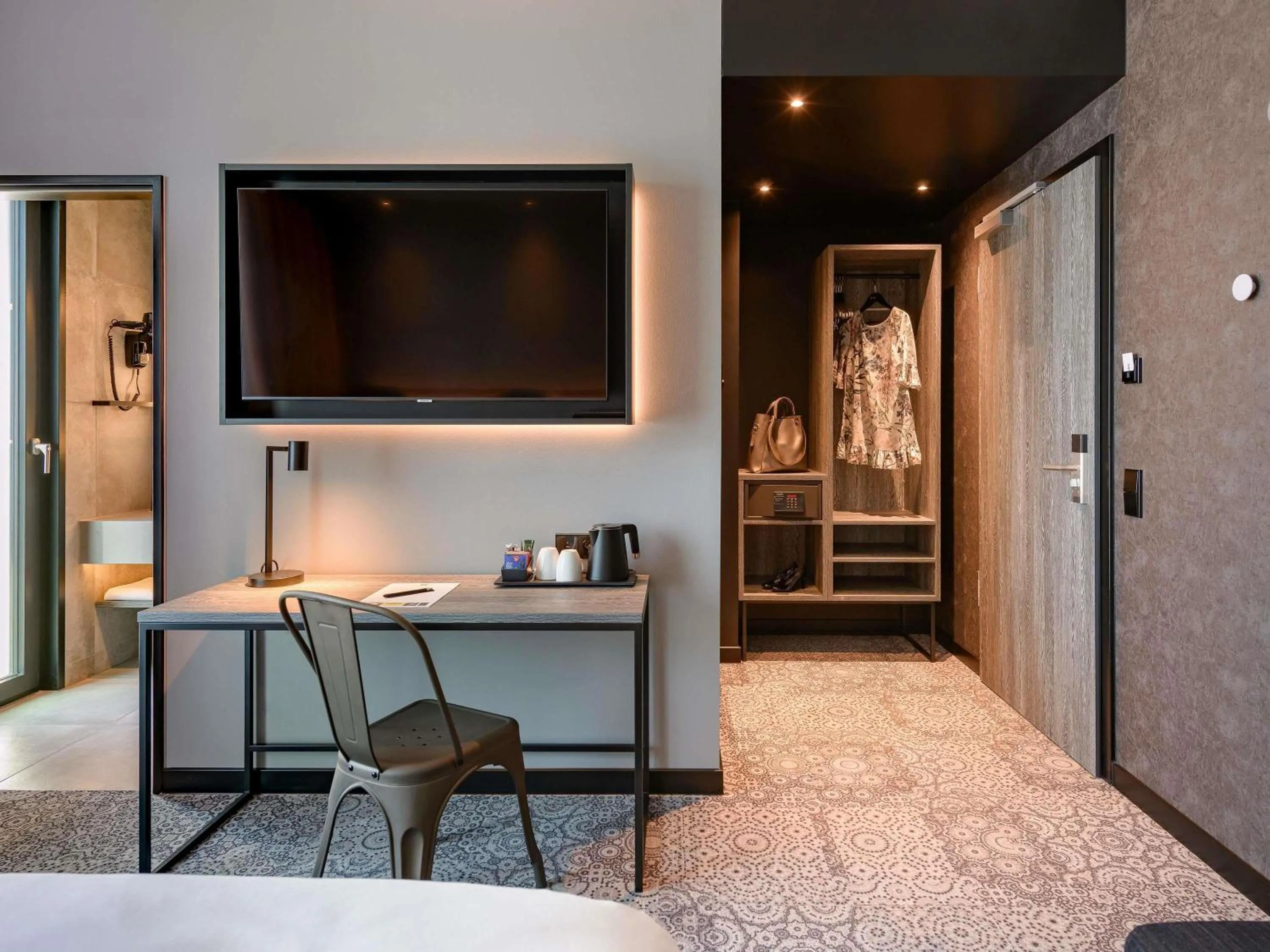 Bedroom, Bed in ibis Styles Friedrichshafen