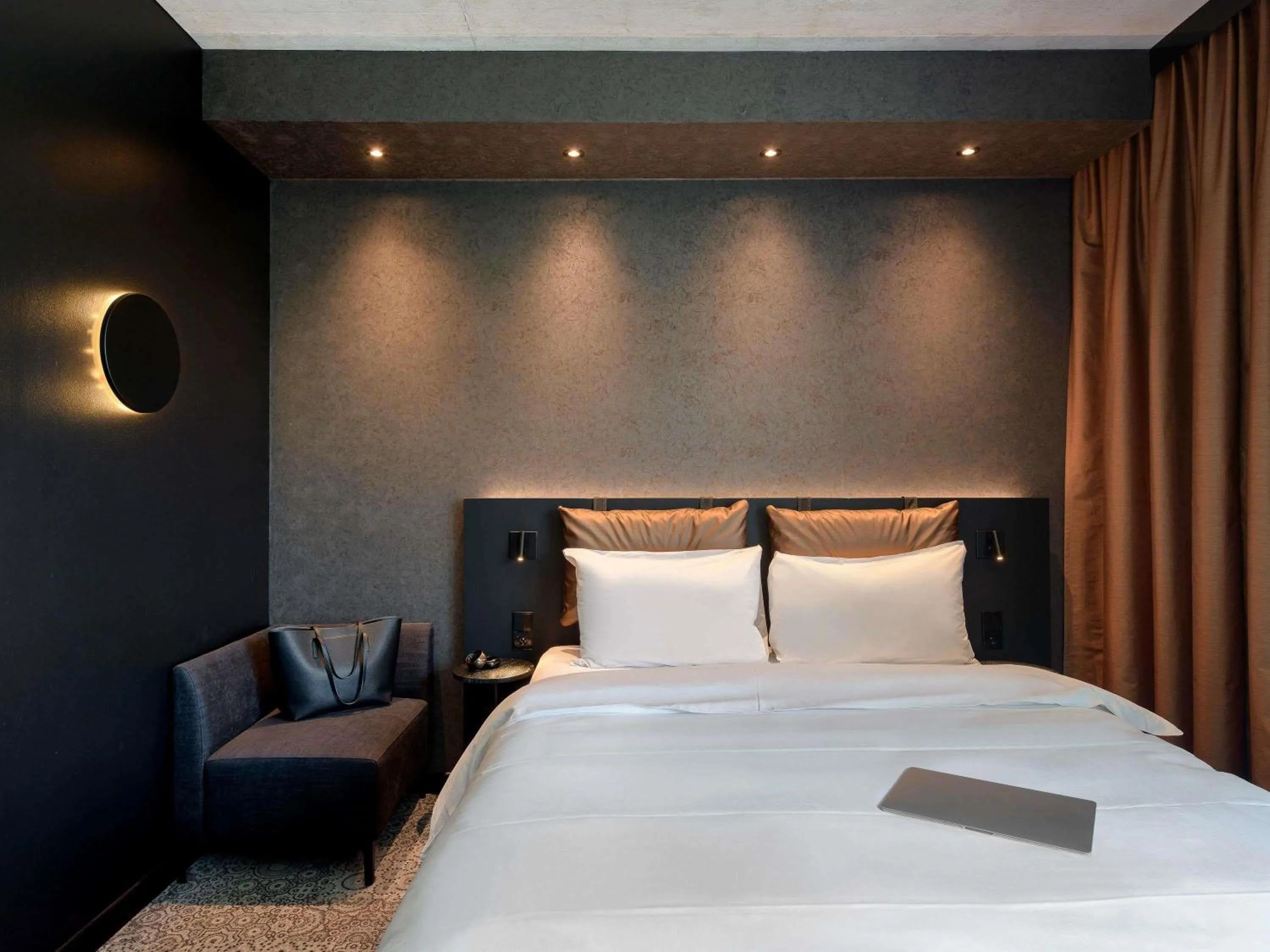 Bedroom, Bed in ibis Styles Friedrichshafen