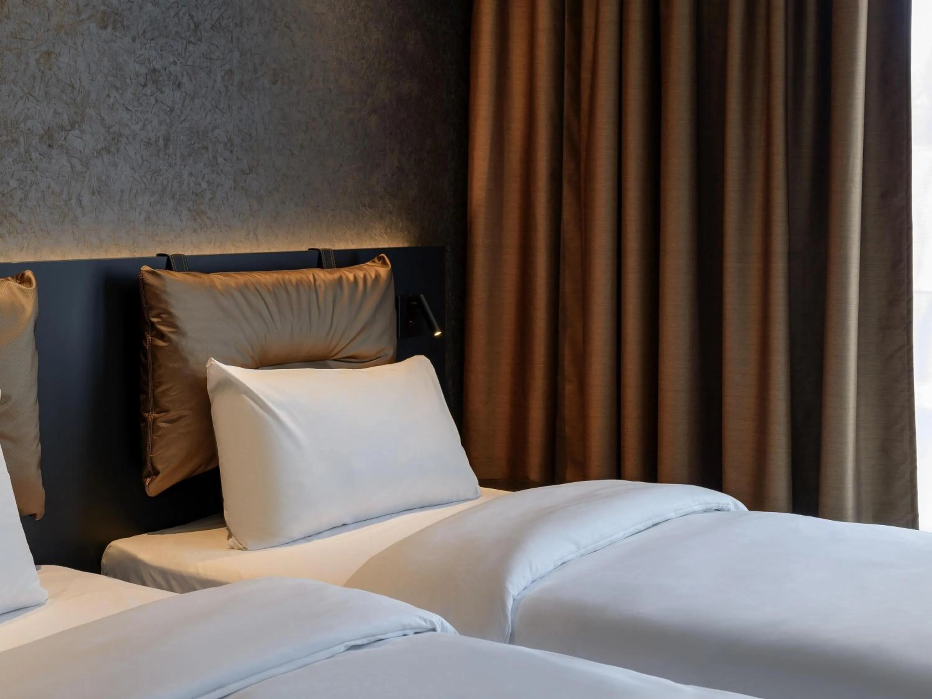 Bedroom, Bed in ibis Styles Friedrichshafen