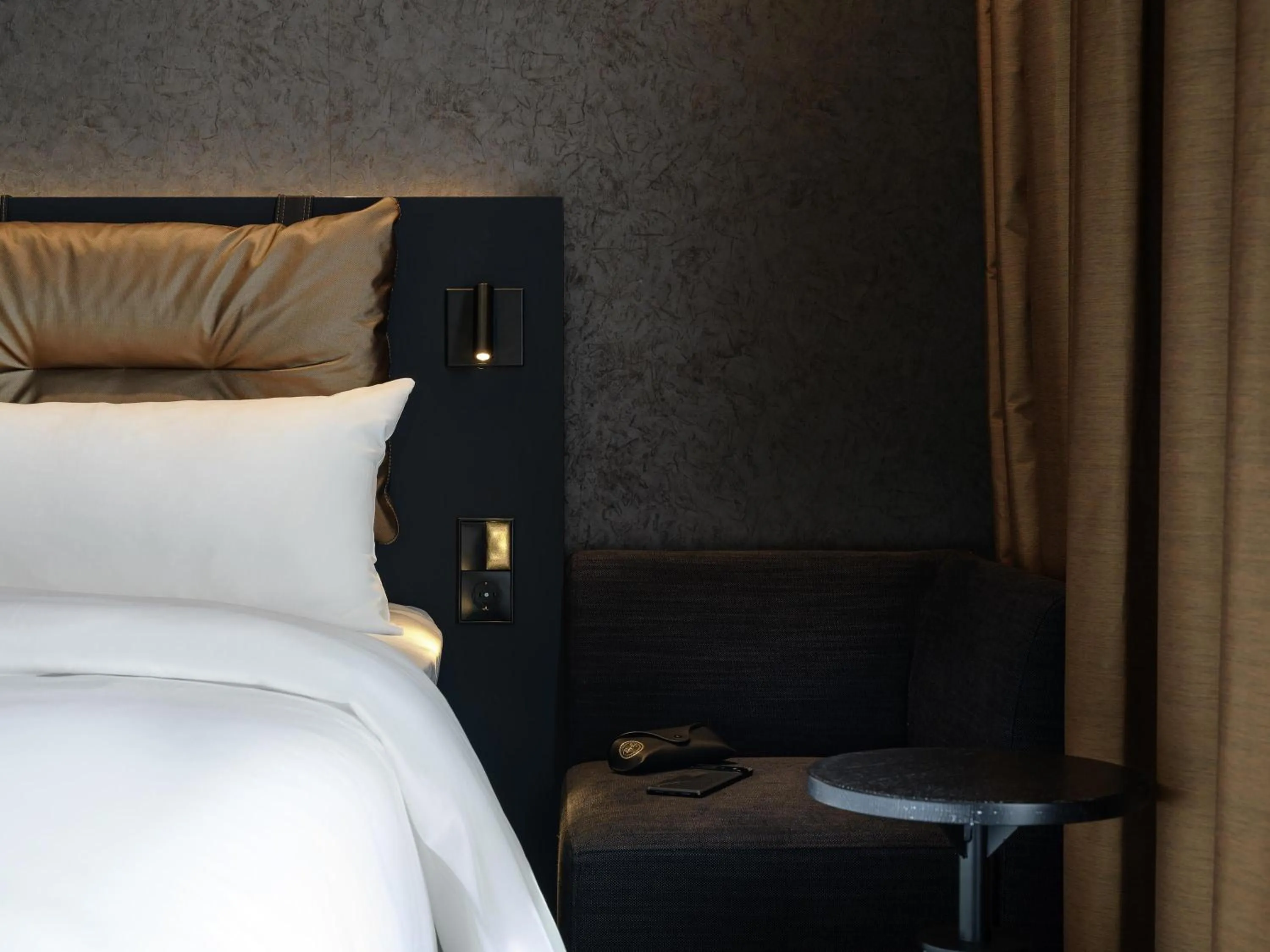 Bedroom, Bed in ibis Styles Friedrichshafen