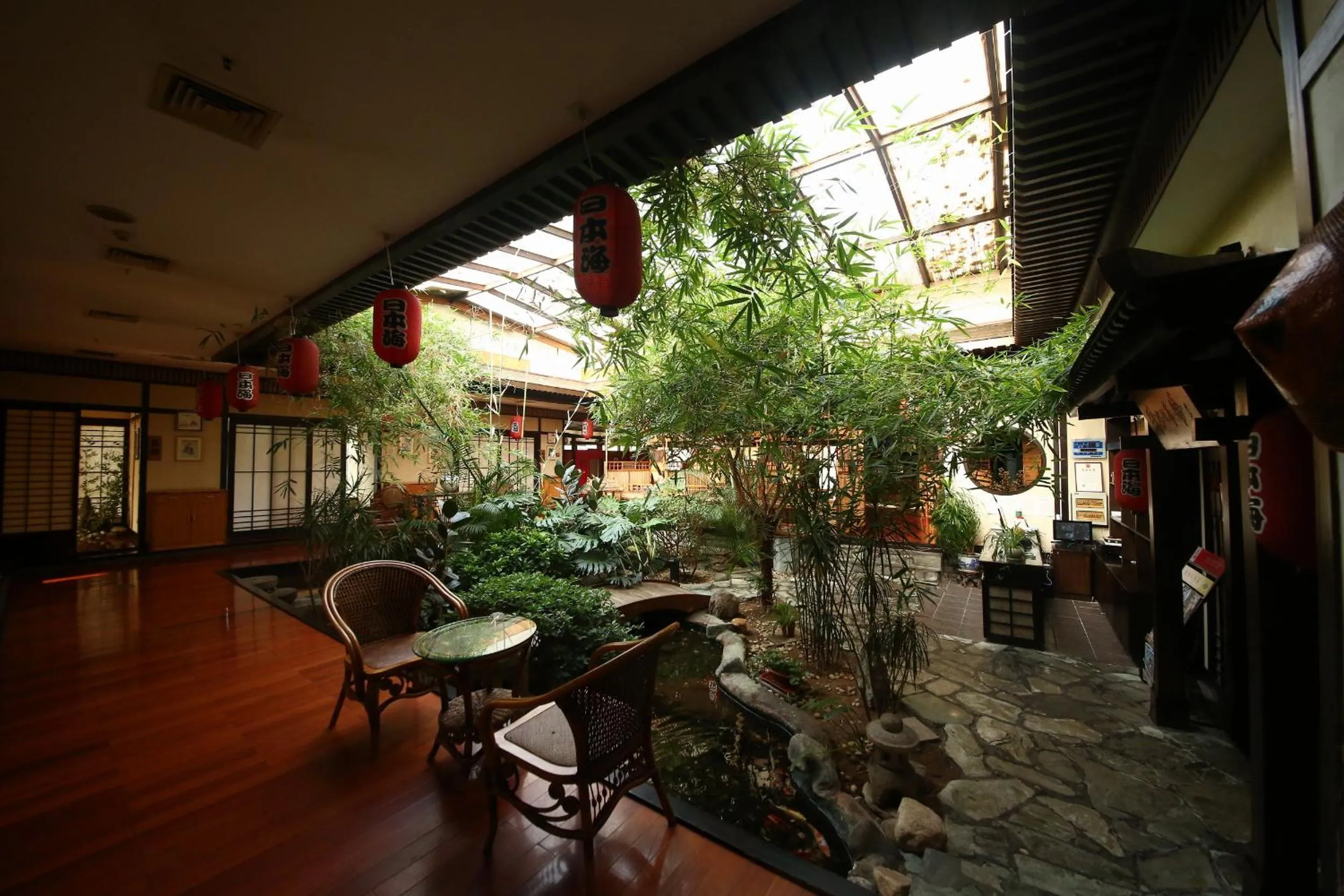 Restaurant/Places to Eat in Asia Hotel Yantai