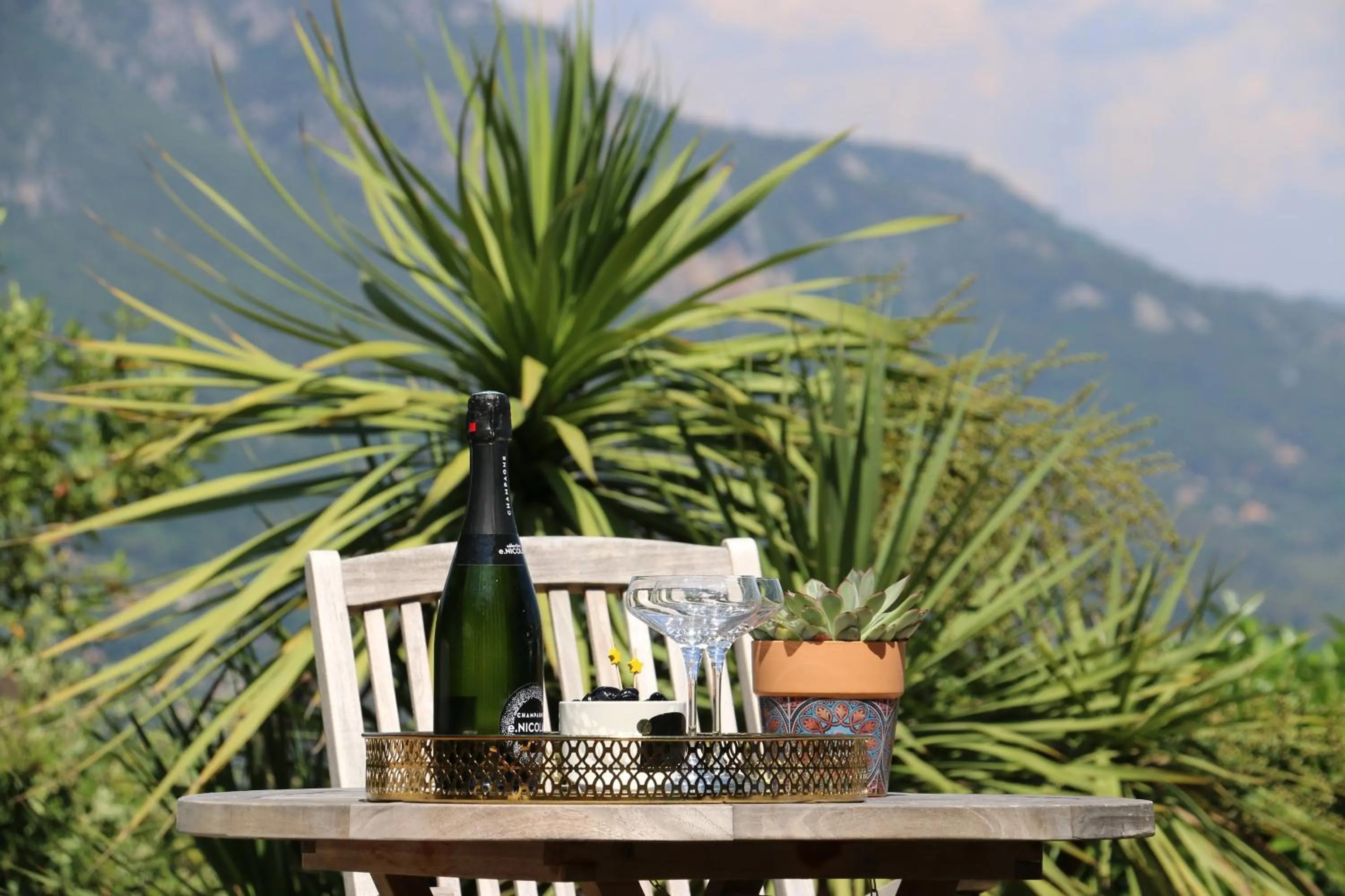 Spring in Loup Castel Boutique Hotel B&B