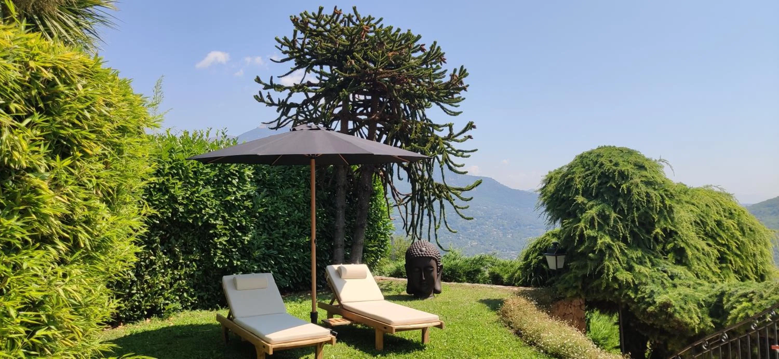 Spring in Loup Castel Boutique Hotel B&B