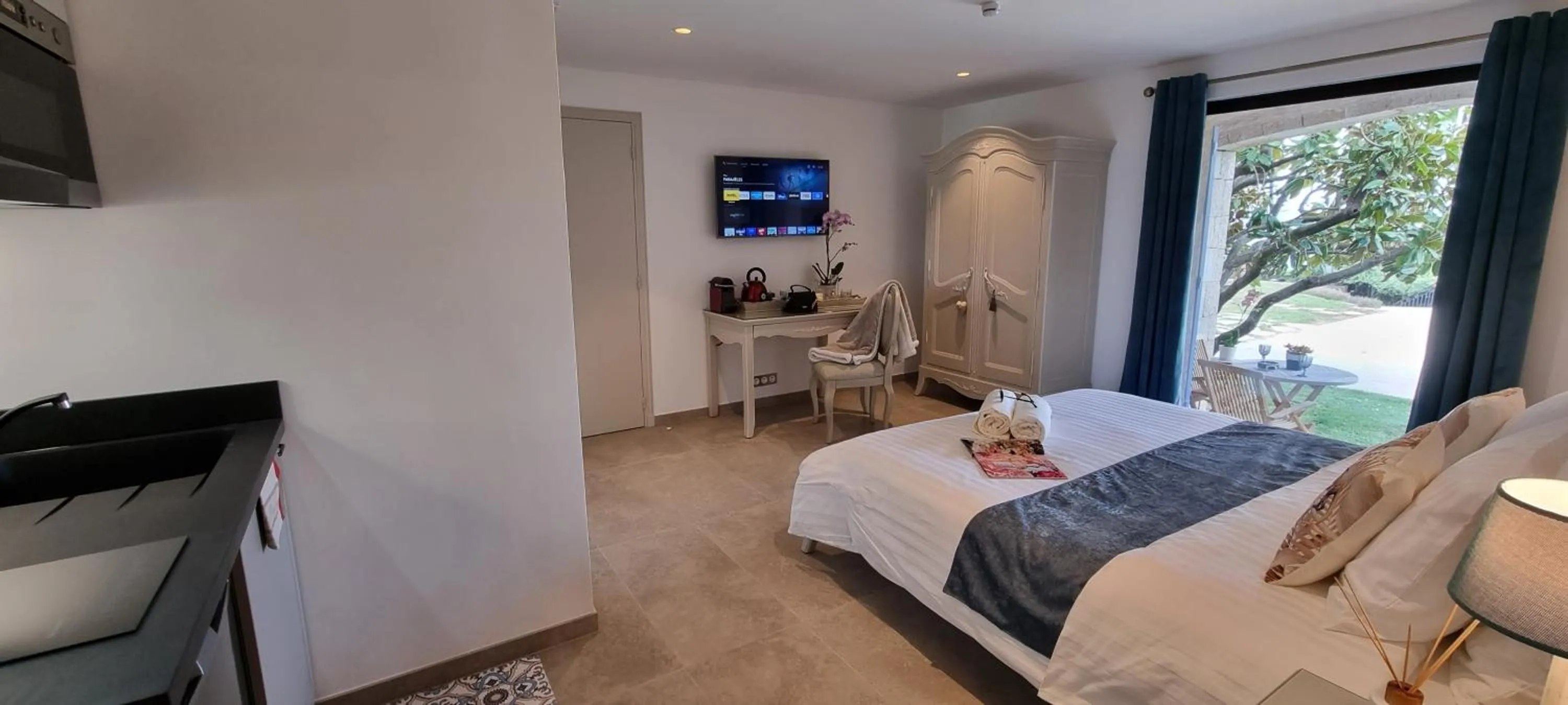 Bed in Loup Castel Boutique Hotel B&B