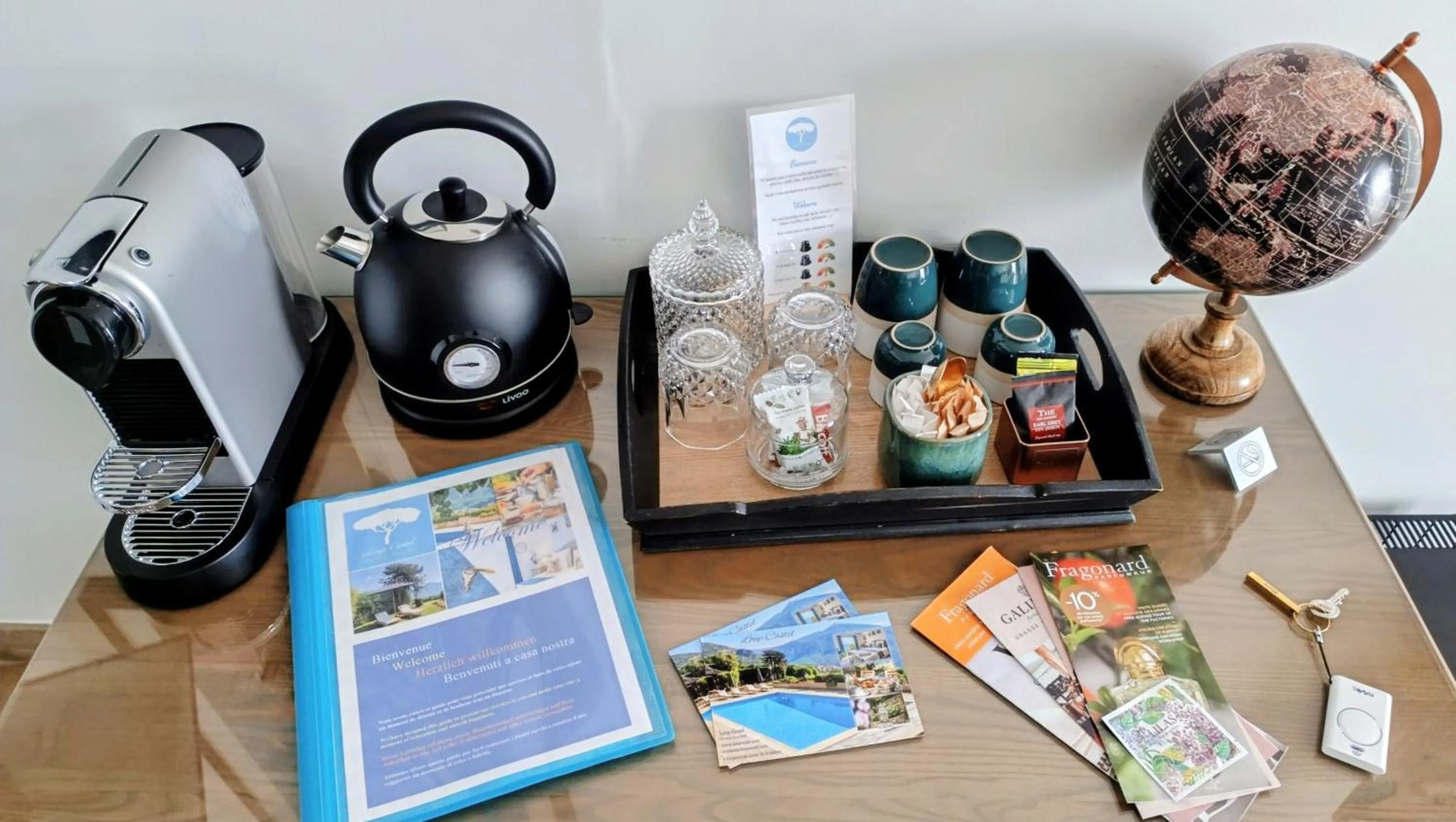 Coffee/tea facilities in Loup Castel Boutique Hotel B&B