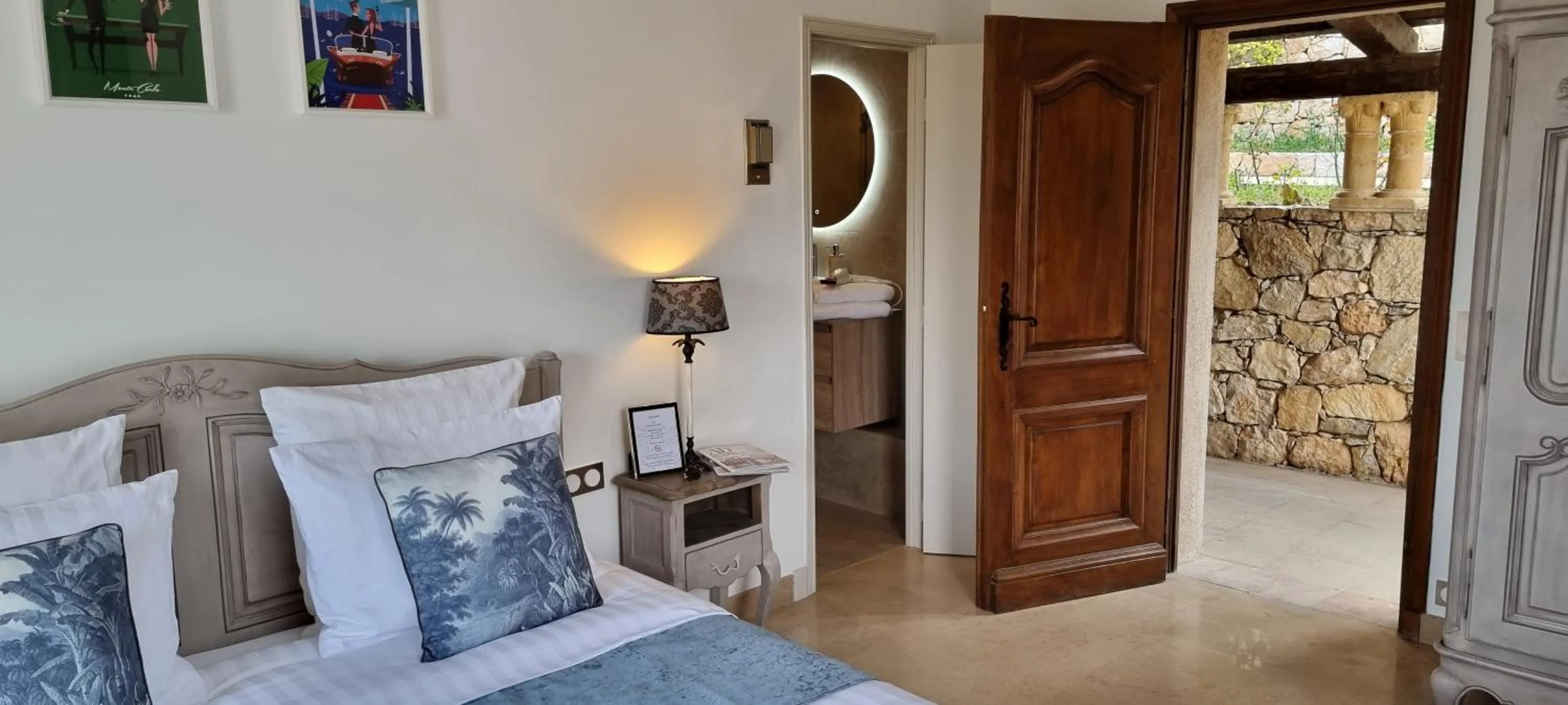 Bed in Loup Castel Boutique Hotel B&B