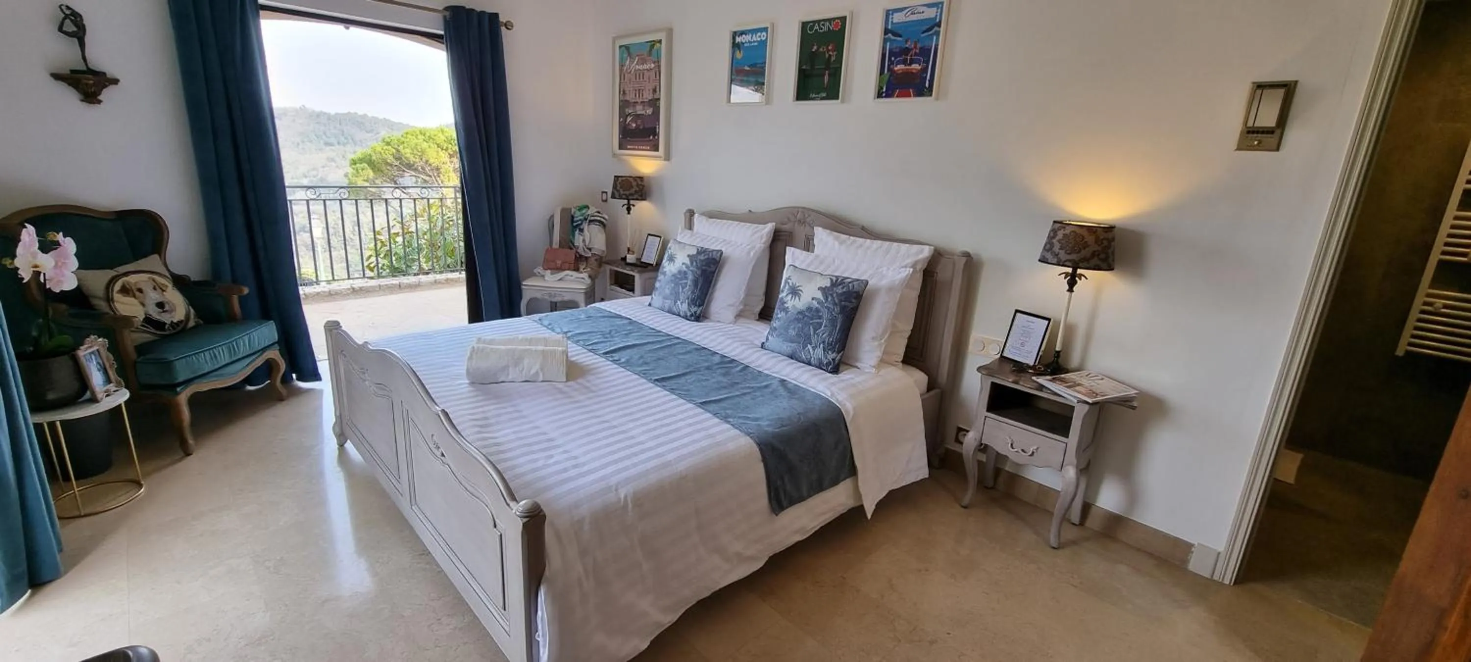 Bed in Loup Castel Boutique Hotel B&B