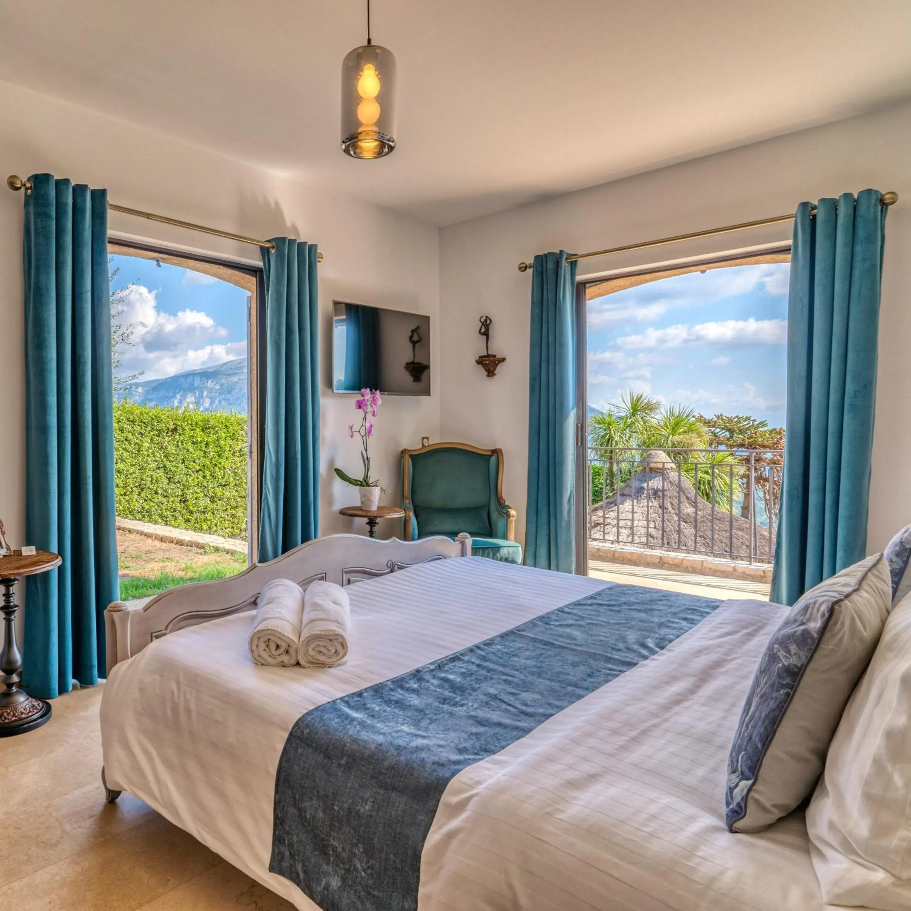 Junior Suite with Terrace Monaco in Loup Castel Boutique Hotel B&B Junior Suite with Terrace Monaco in Loup Castel Boutique Hotel B&B