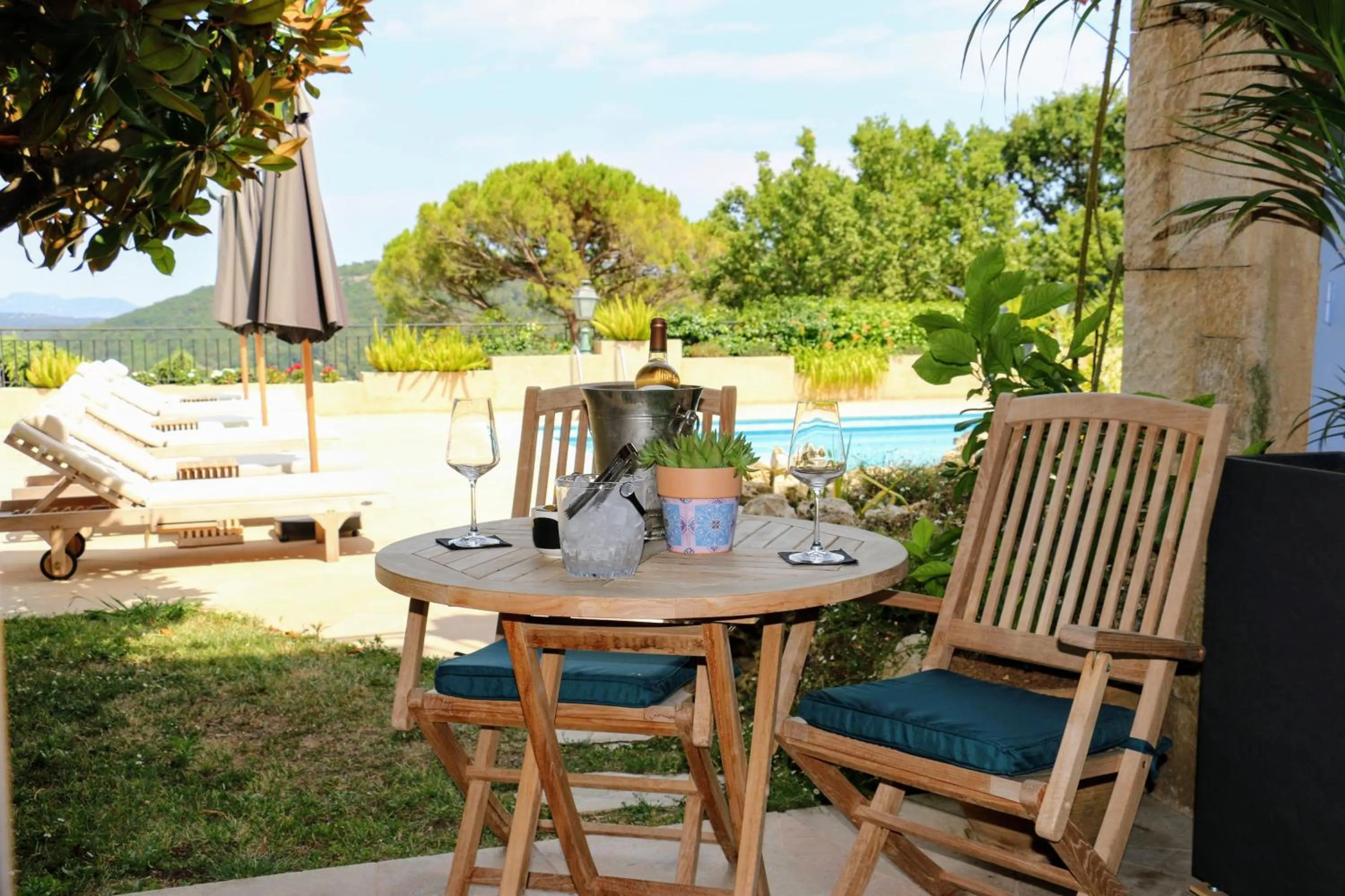 Patio in Loup Castel Boutique Hotel B&B