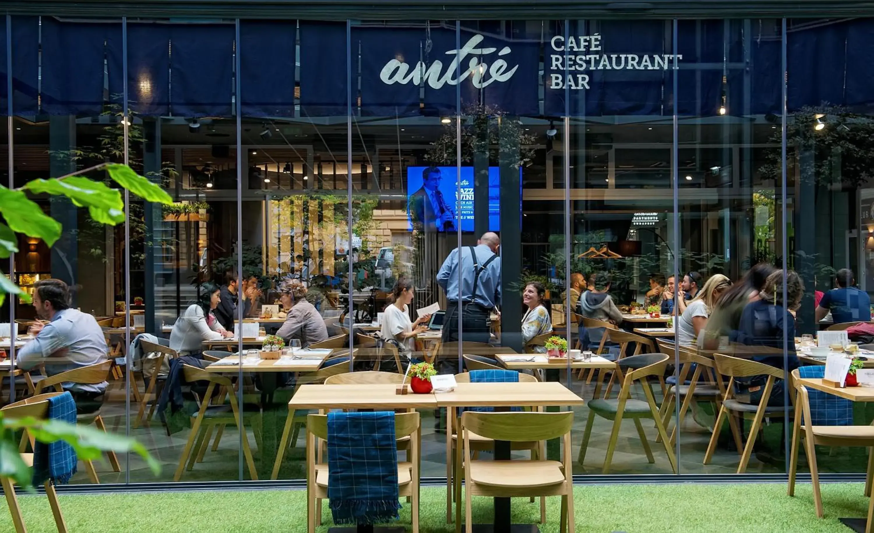 Restaurant/places to eat in 7Seasons Apartments Budapest Restaurant/places to eat in 7Seasons Apartments Budapest