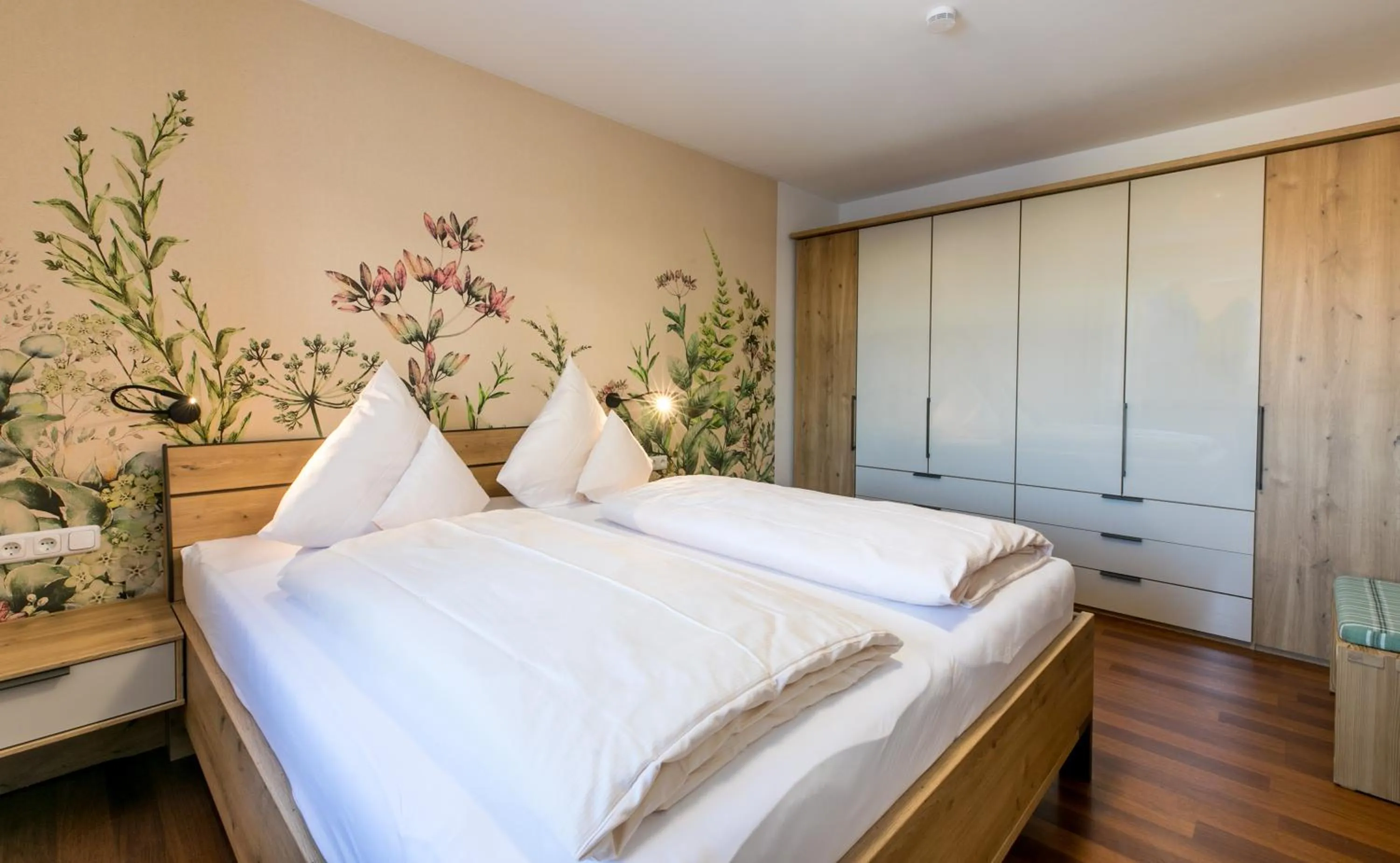 Bedroom, Bed in Hotel Sonnenhang