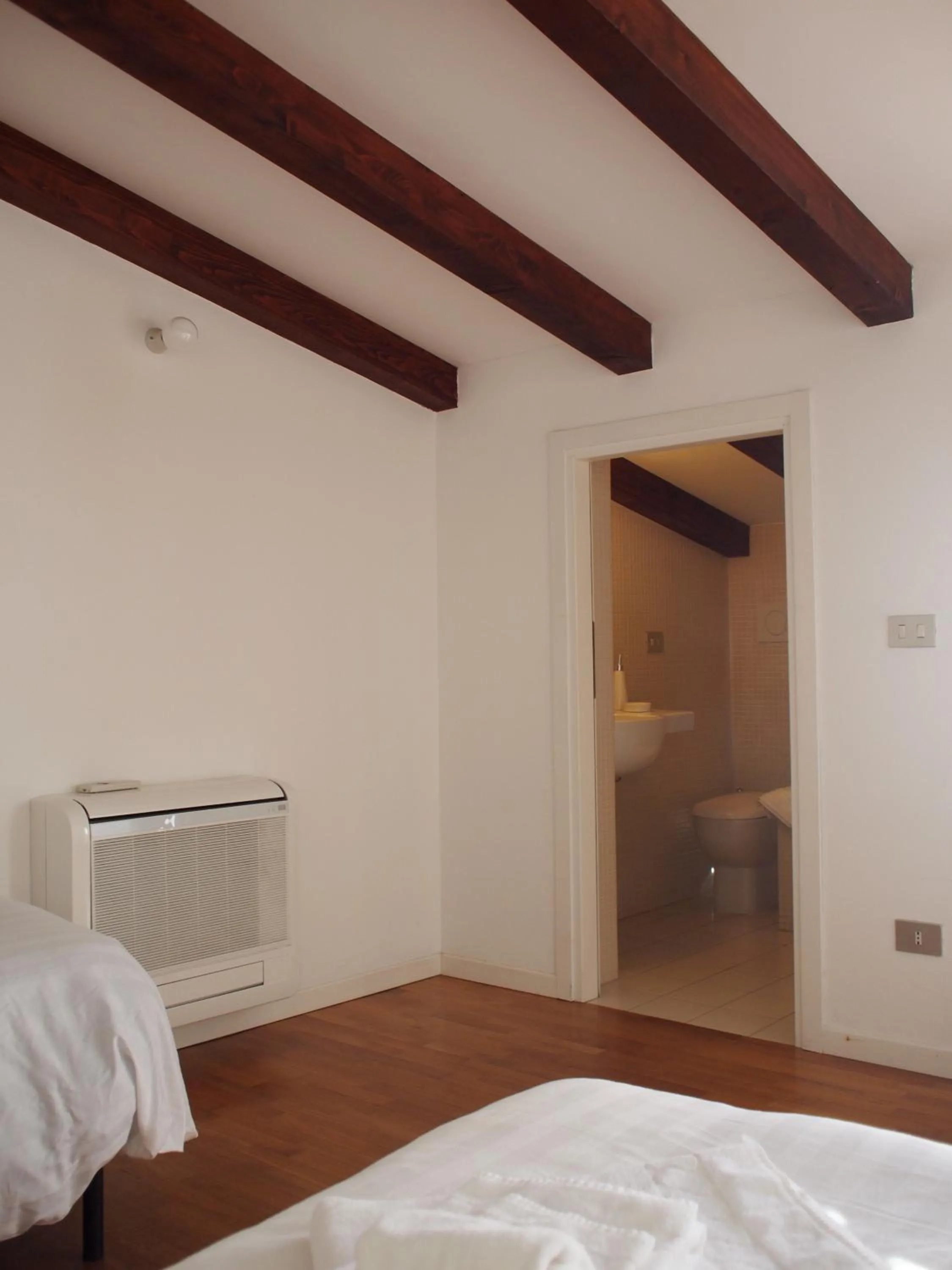 Bedroom, Bed in Arco 37