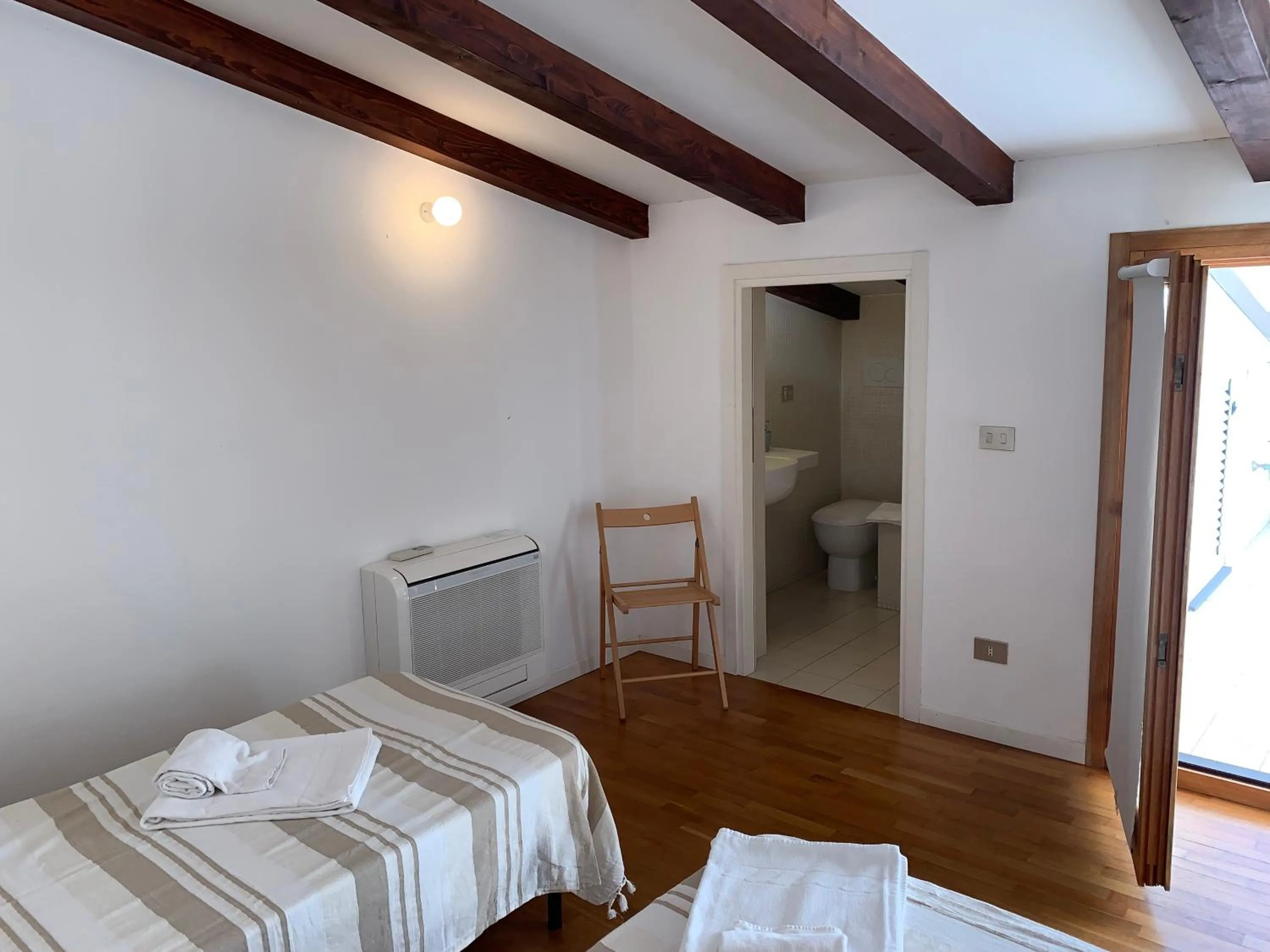 Bed in Arco 37