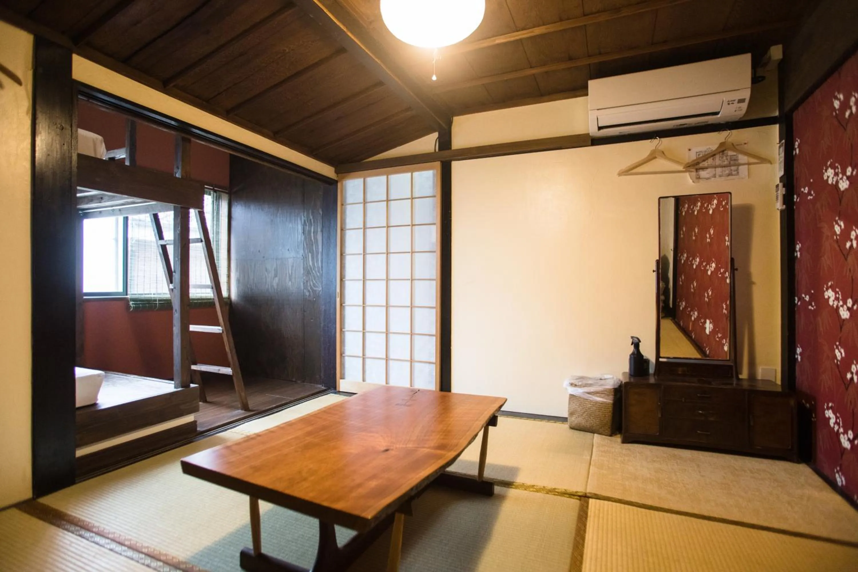 Photo of the whole room, Bed in Osaka Guest House U-En