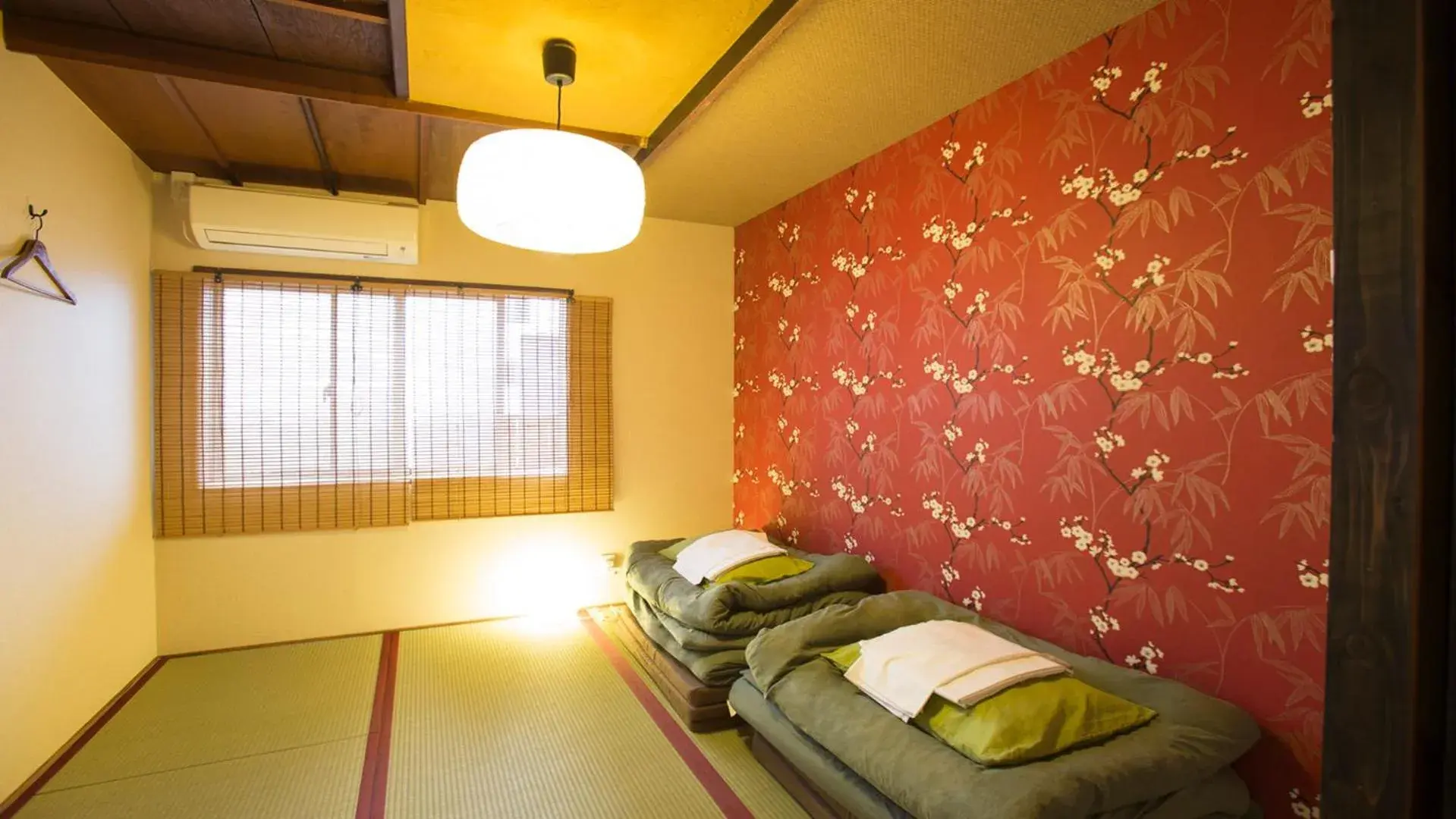Photo of the whole room, Bed in Osaka Guest House U-En Photo of the whole room, Bed in Osaka Guest House U-En