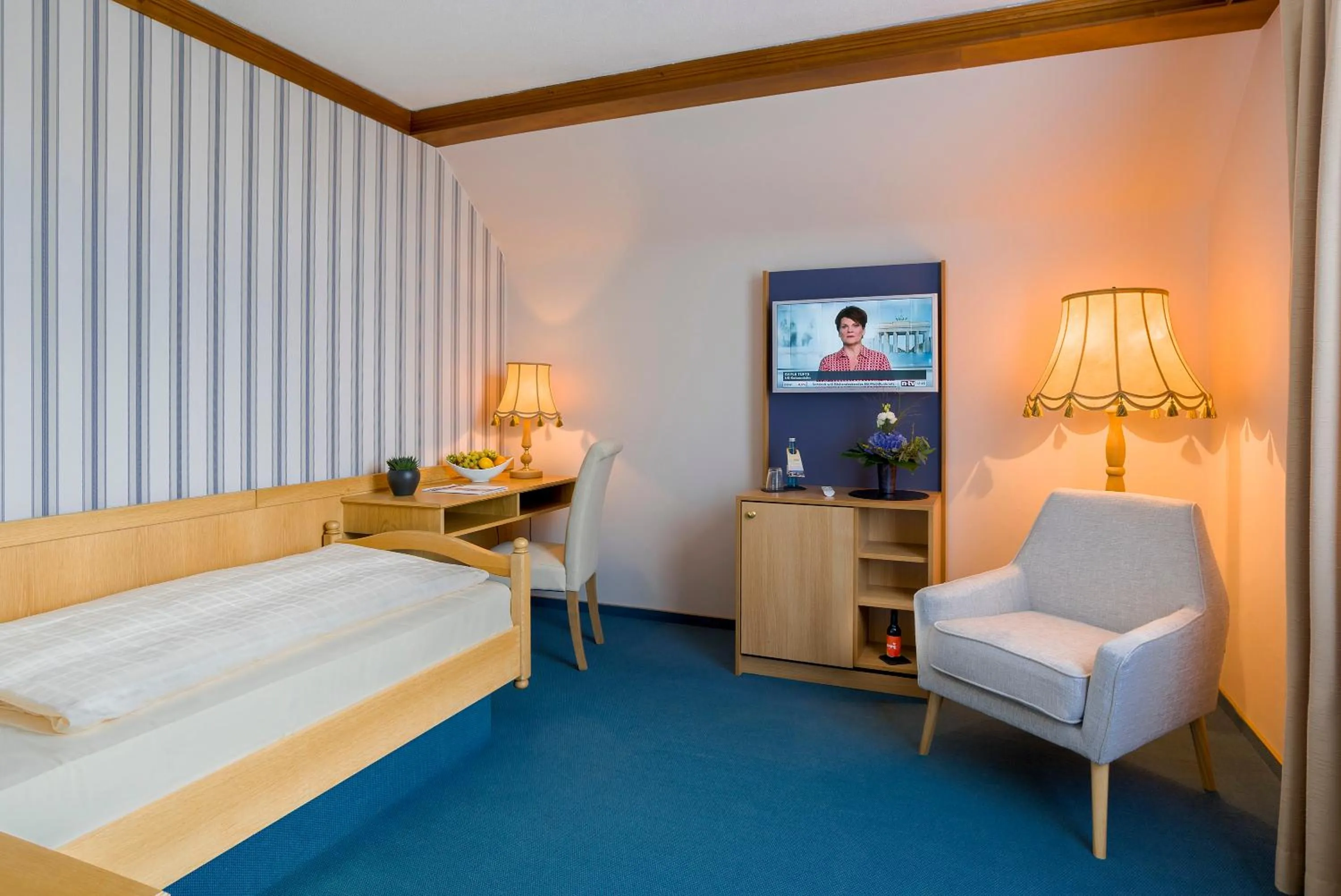 Photo of the whole room, Bed in Krone am Park - Gästehaus des Hotel Krone