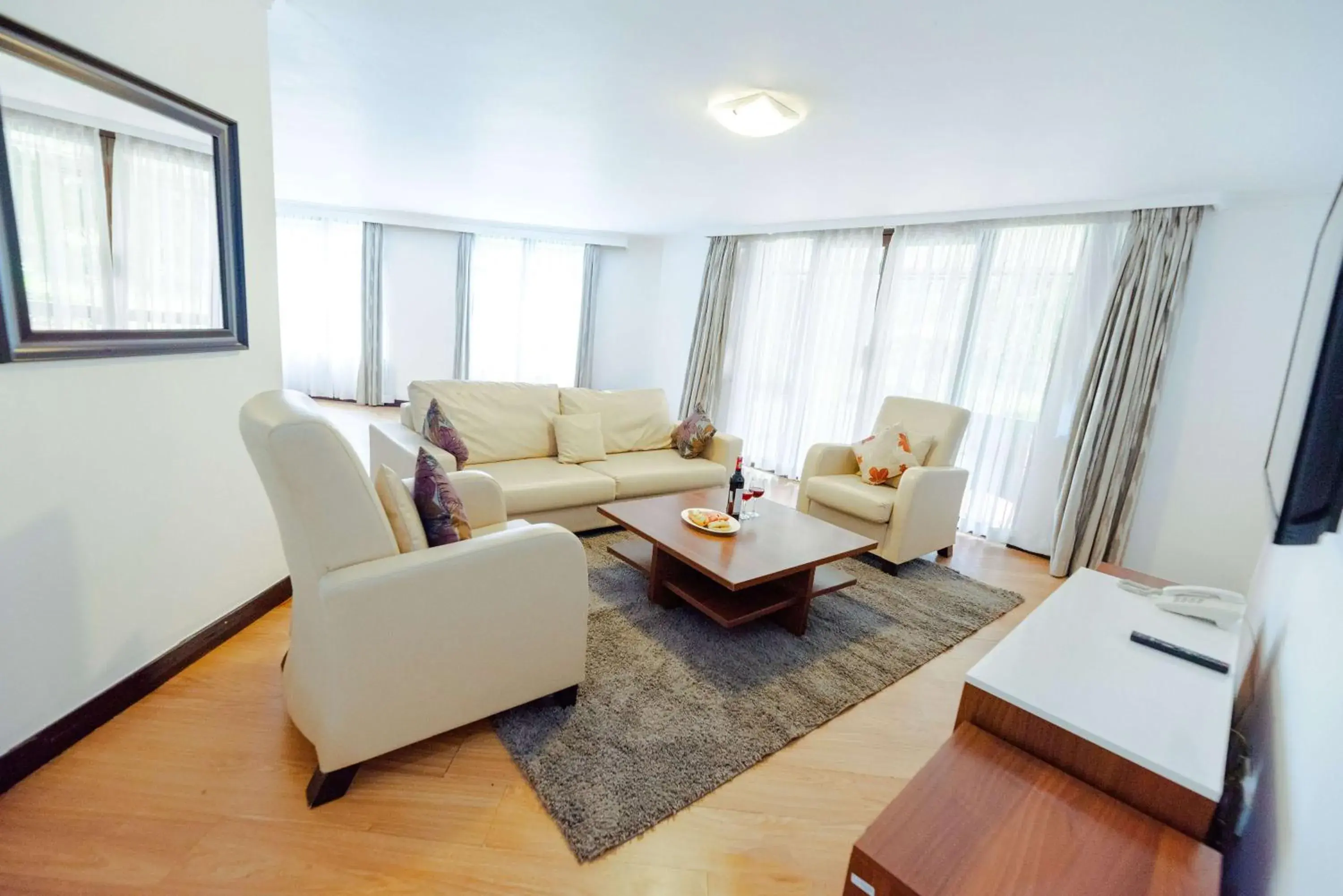 Photo of the whole room in Heri Heights Hotel Apartments, SureStay Collection by Best Western Photo of the whole room in Heri Heights Hotel Apartments, SureStay Collection by Best Western