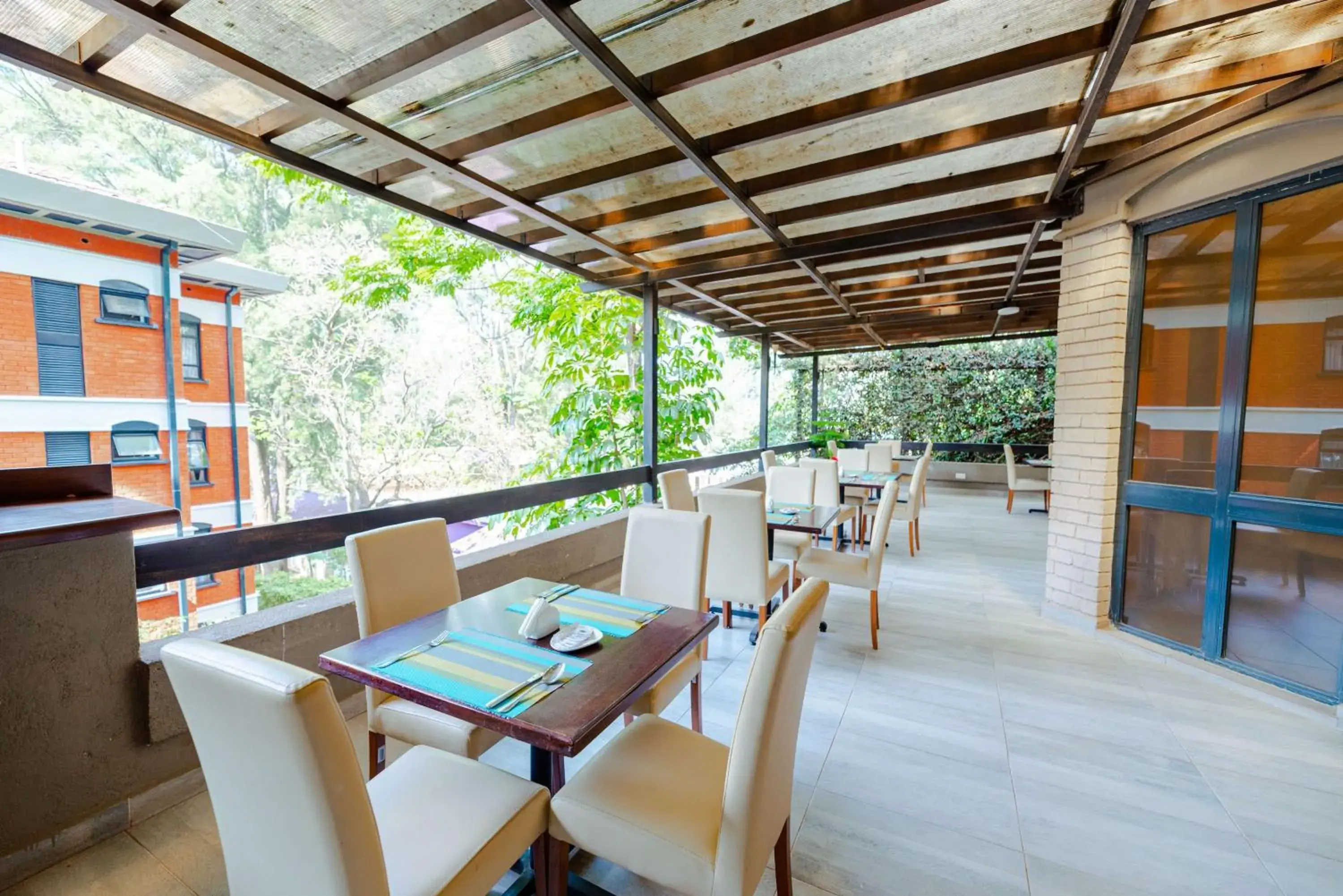 Restaurant/places to eat in Heri Heights Hotel Apartments, SureStay Collection by Best Western Restaurant/places to eat in Heri Heights Hotel Apartments, SureStay Collection by Best Western