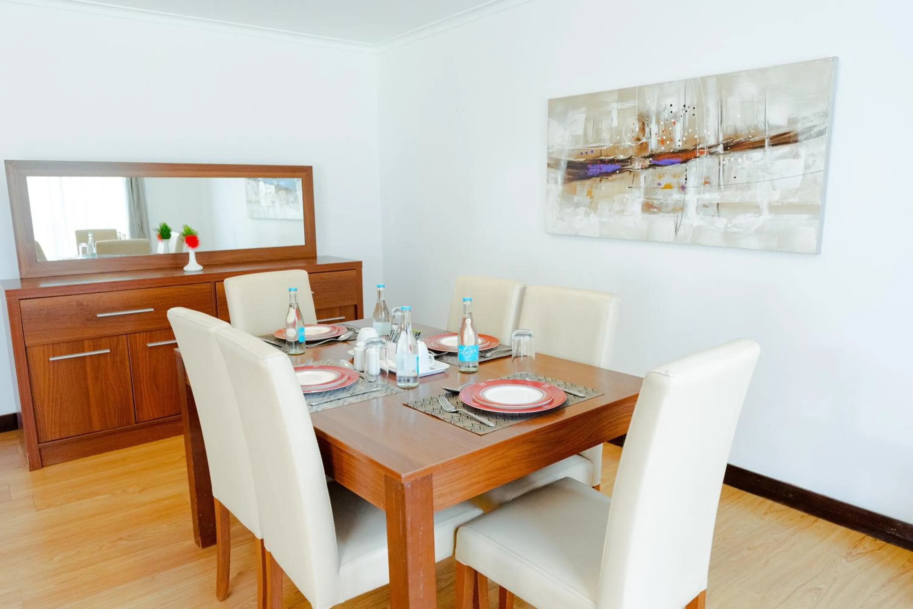 Dining area in Heri Heights Hotel Apartments, SureStay Collection by Best Western