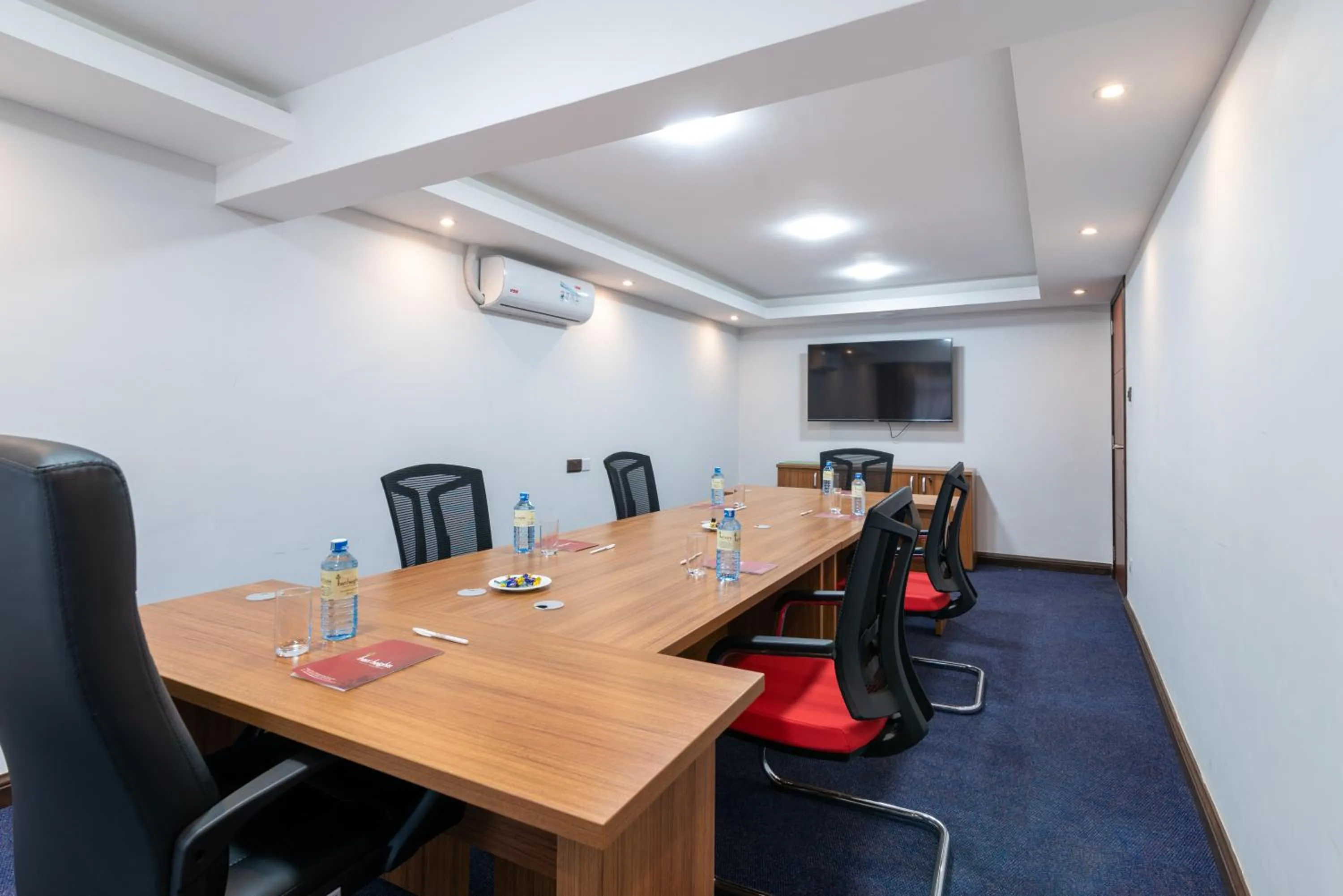 Meeting/conference room in Heri Heights Hotel Apartments, SureStay Collection by Best Western