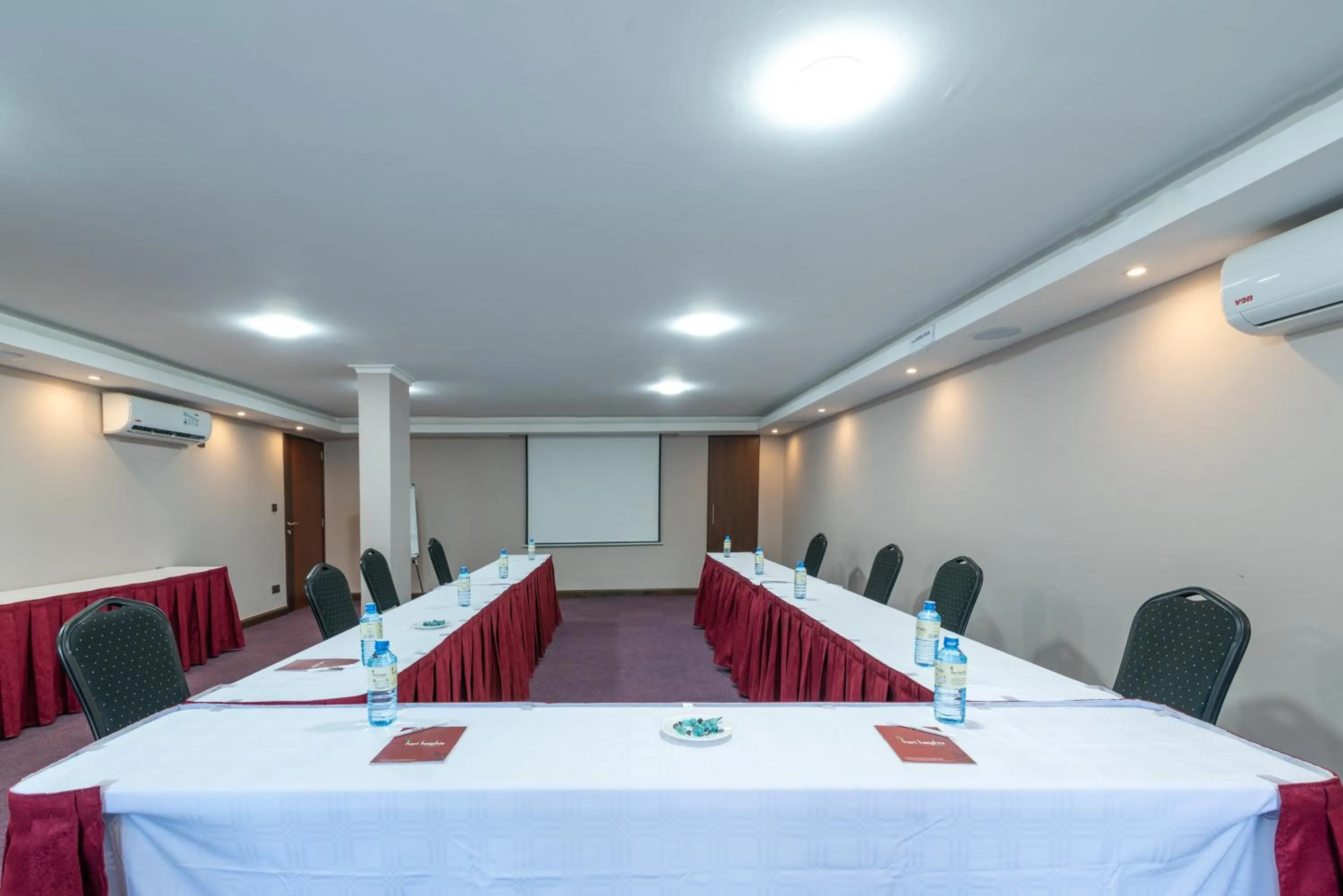 Meeting/conference room in Heri Heights Hotel Apartments, SureStay Collection by Best Western