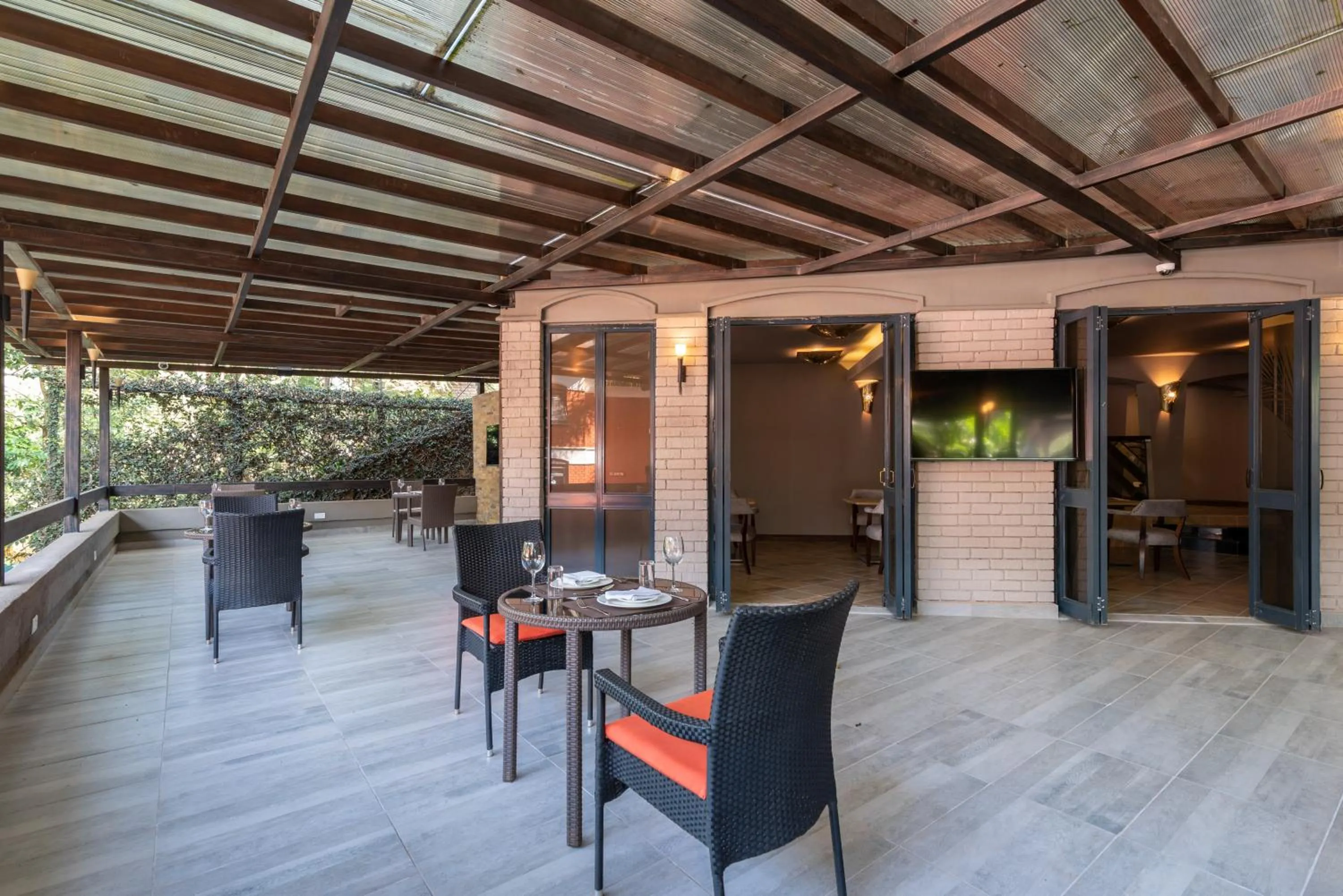 Restaurant/places to eat in Heri Heights Hotel Apartments, SureStay Collection by Best Western