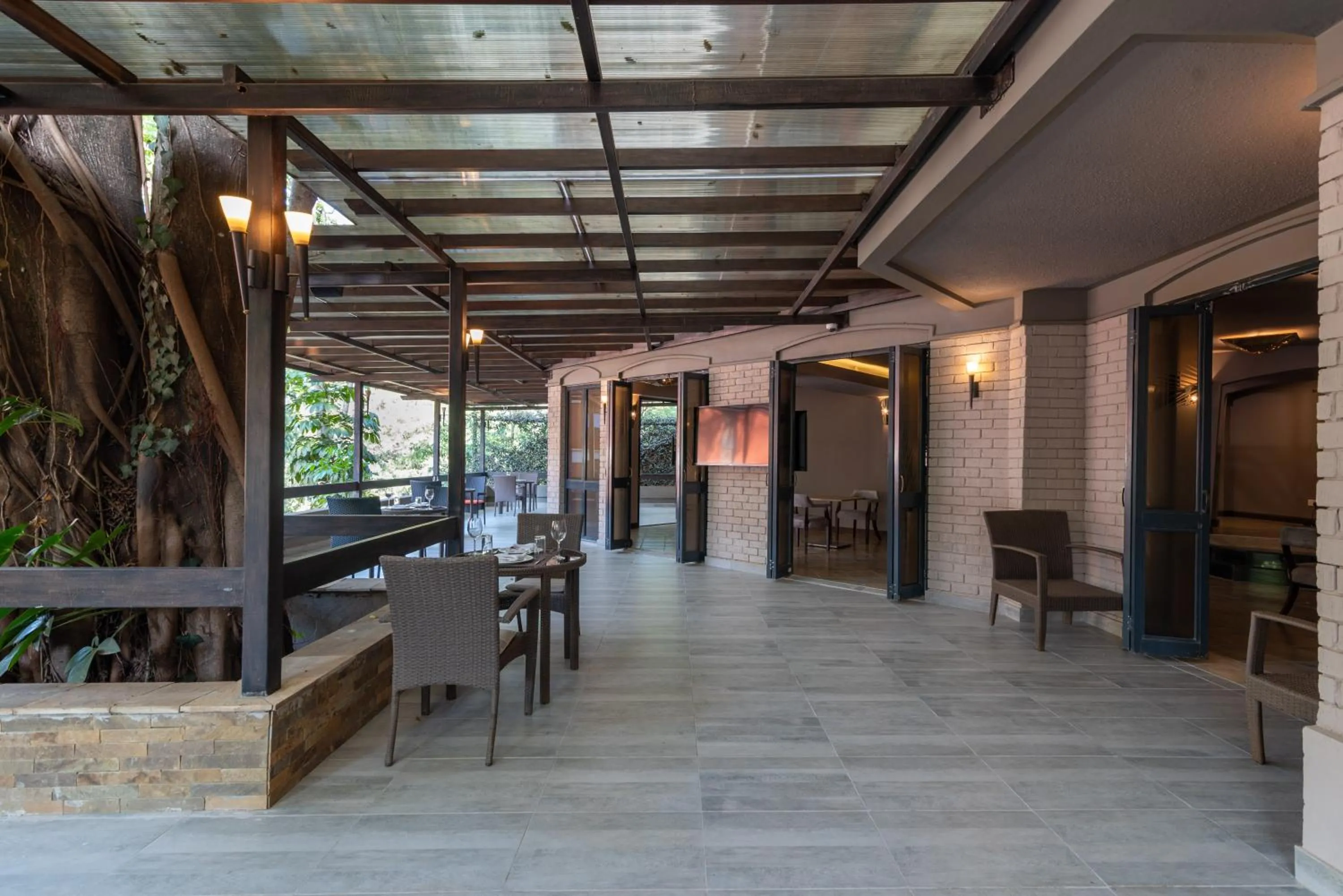 Restaurant/places to eat in Heri Heights Hotel Apartments, SureStay Collection by Best Western