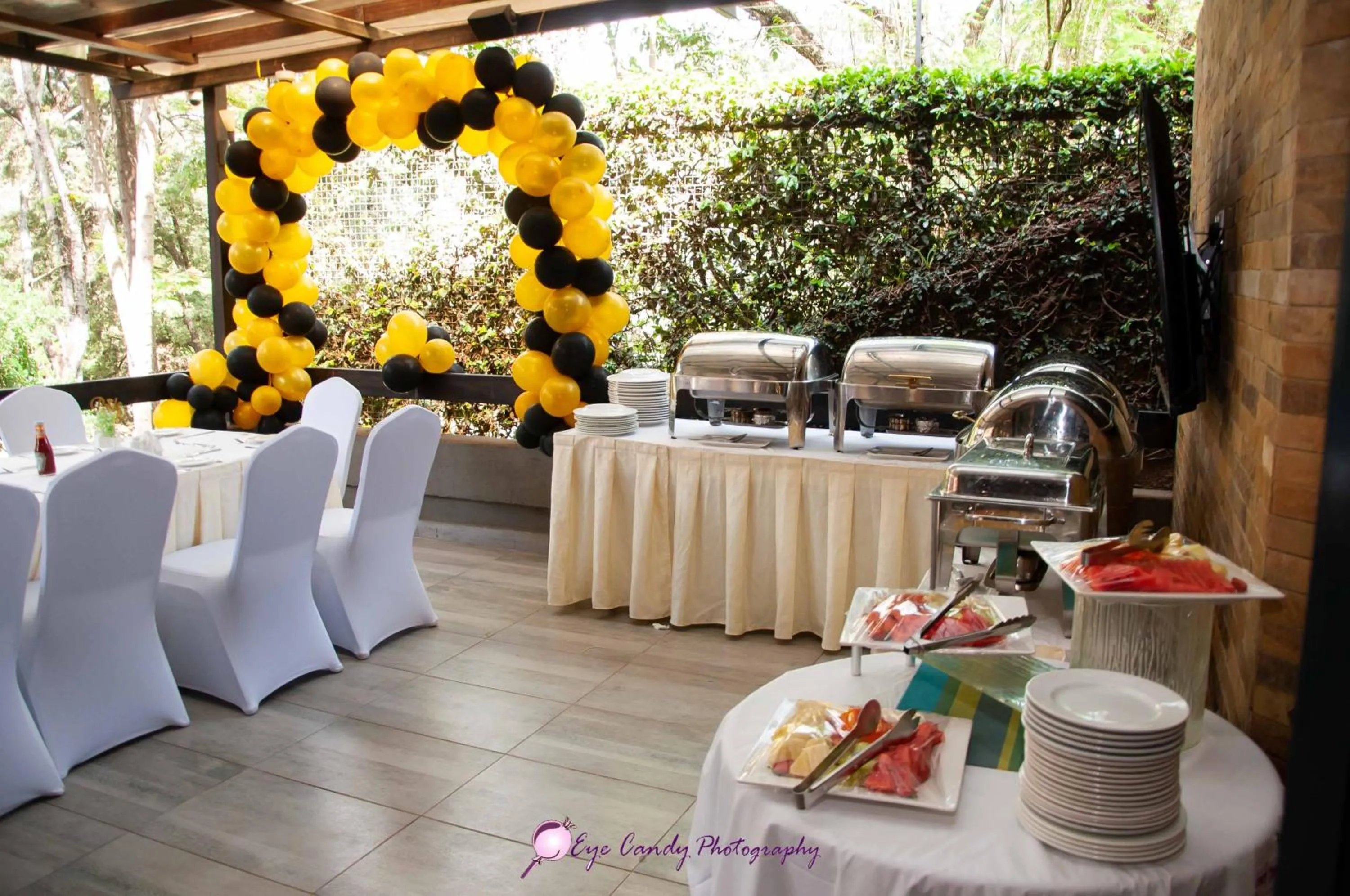 Food and drinks in Heri Heights Hotel Apartments, SureStay Collection by Best Western