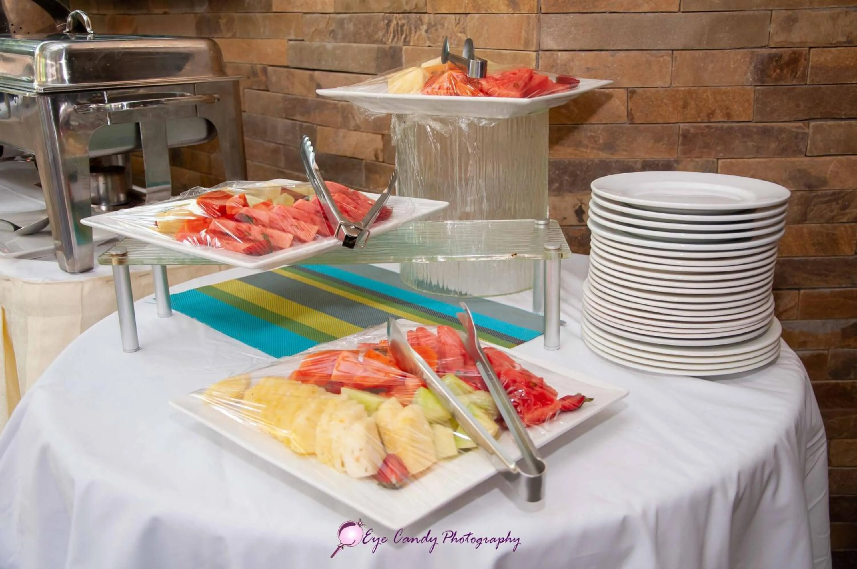 Restaurant/places to eat in Heri Heights Hotel Apartments, SureStay Collection by Best Western