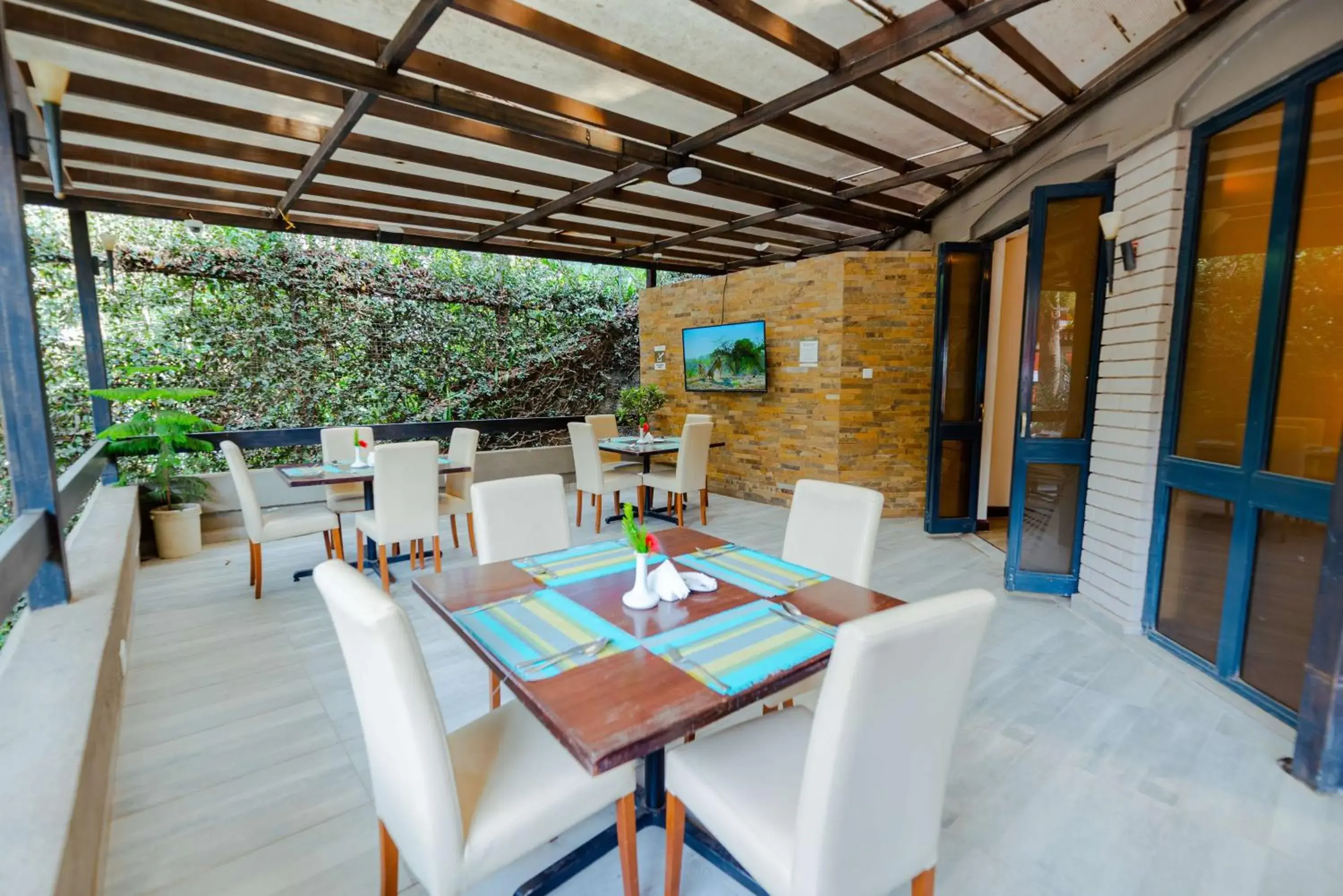 Restaurant/places to eat in Heri Heights Hotel Apartments, SureStay Collection by Best Western Restaurant/places to eat in Heri Heights Hotel Apartments, SureStay Collection by Best Western