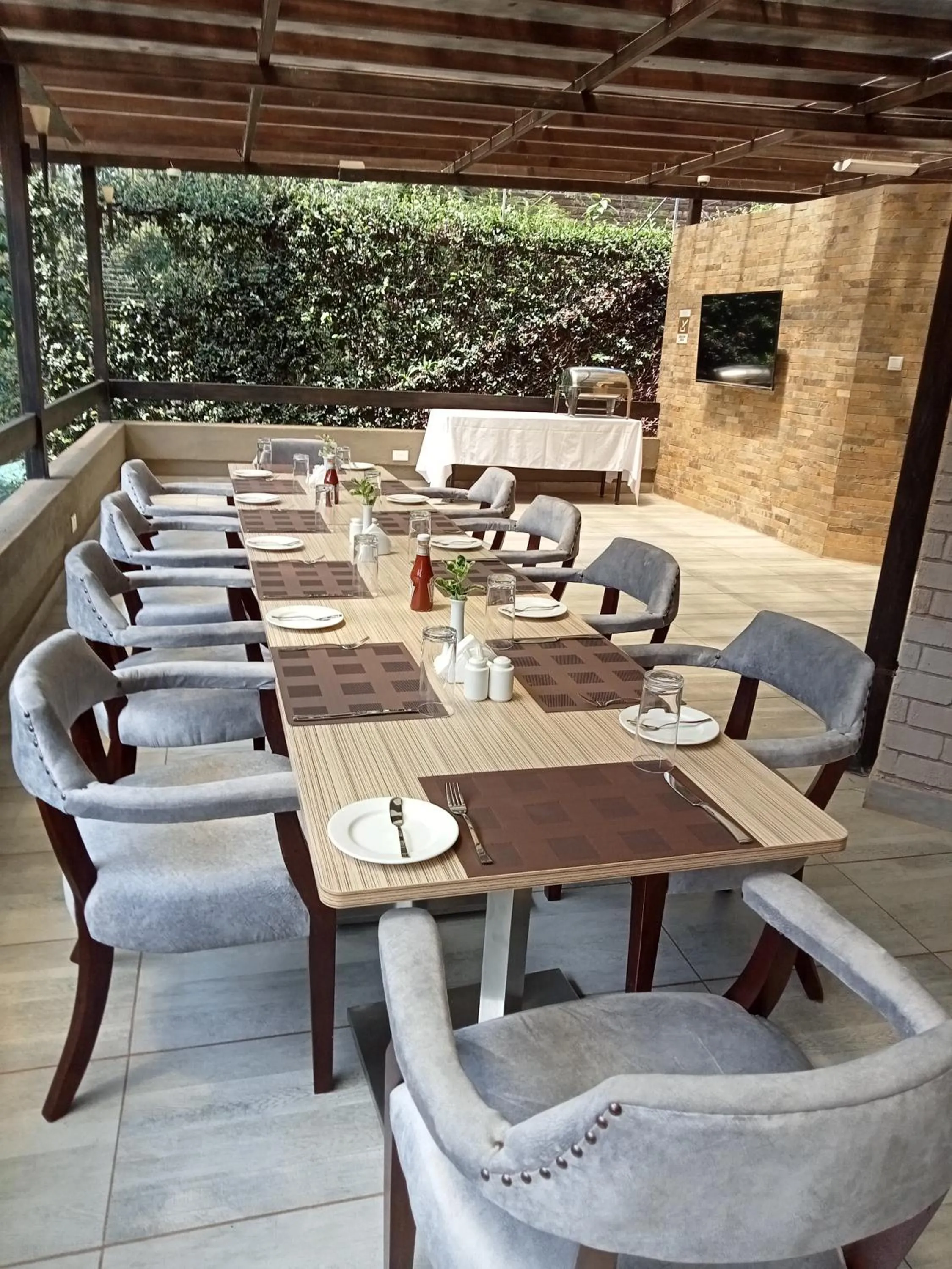 Restaurant/places to eat in Heri Heights Hotel Apartments, SureStay Collection by Best Western