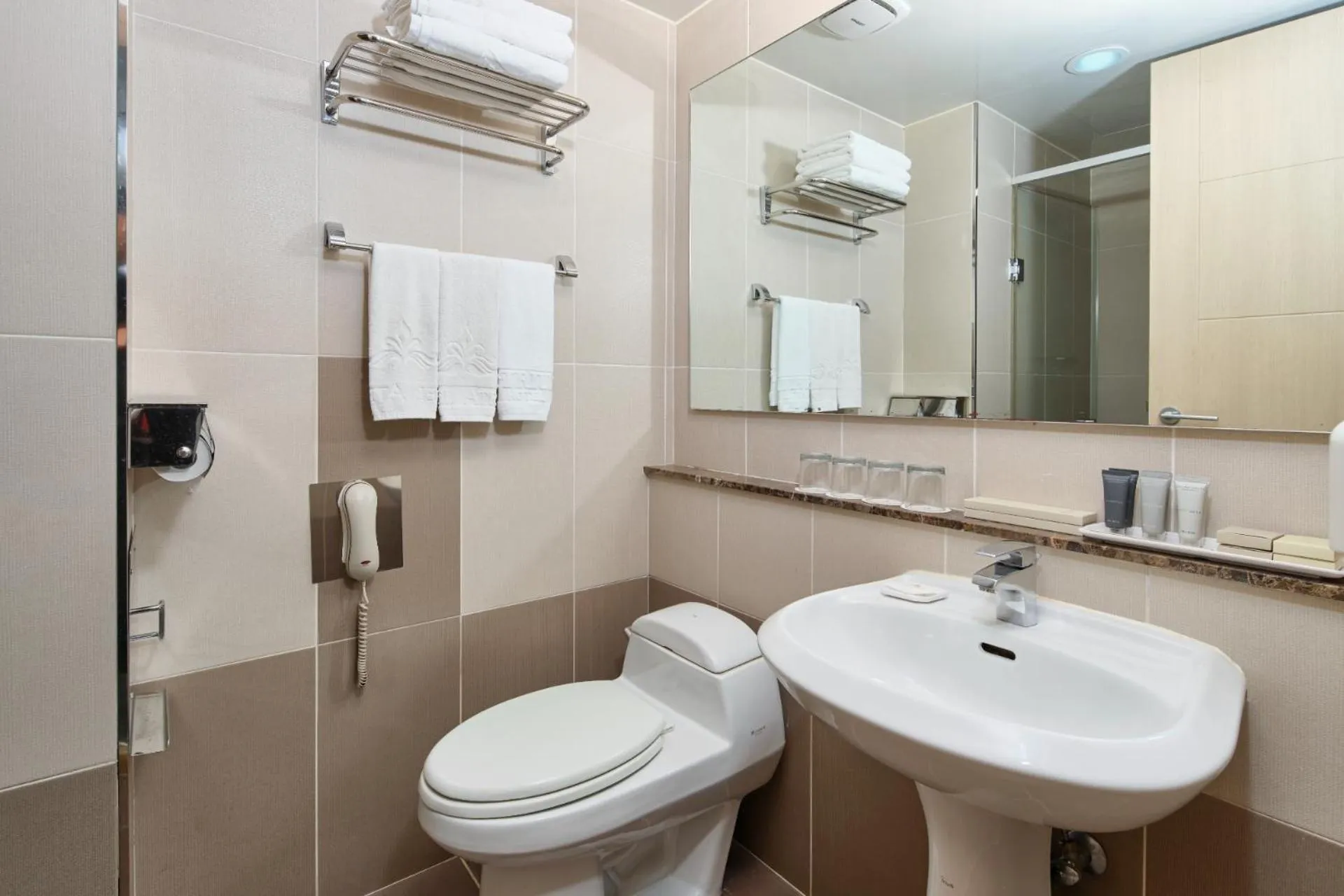 Property building in Hotel Atrium Jongno