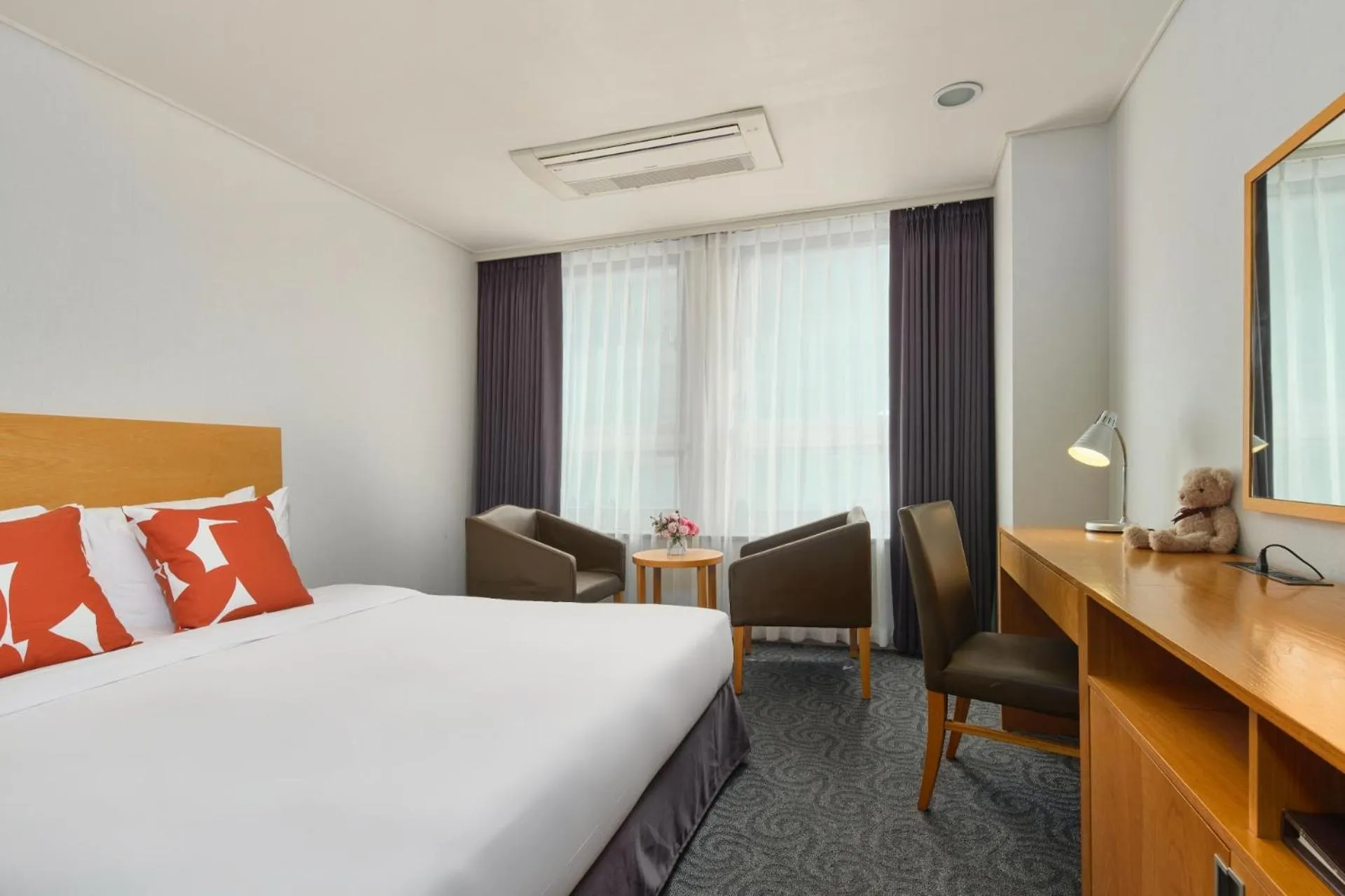 Property building, Bed in Hotel Atrium Jongno