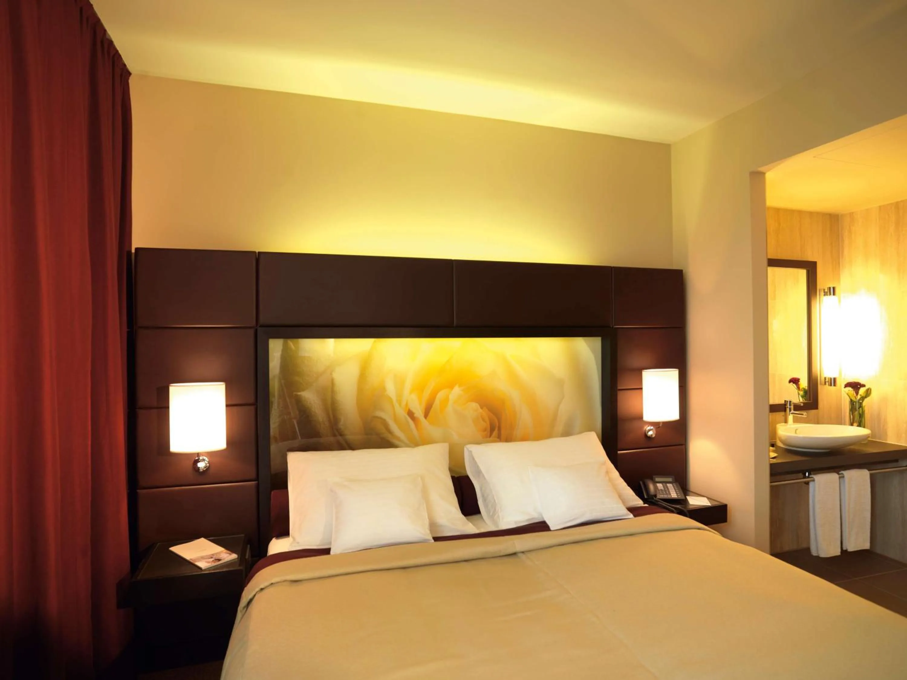 Bedroom, Bed in Lindner Hotel Vienna Am Belvedere, part of JdV by Hyatt