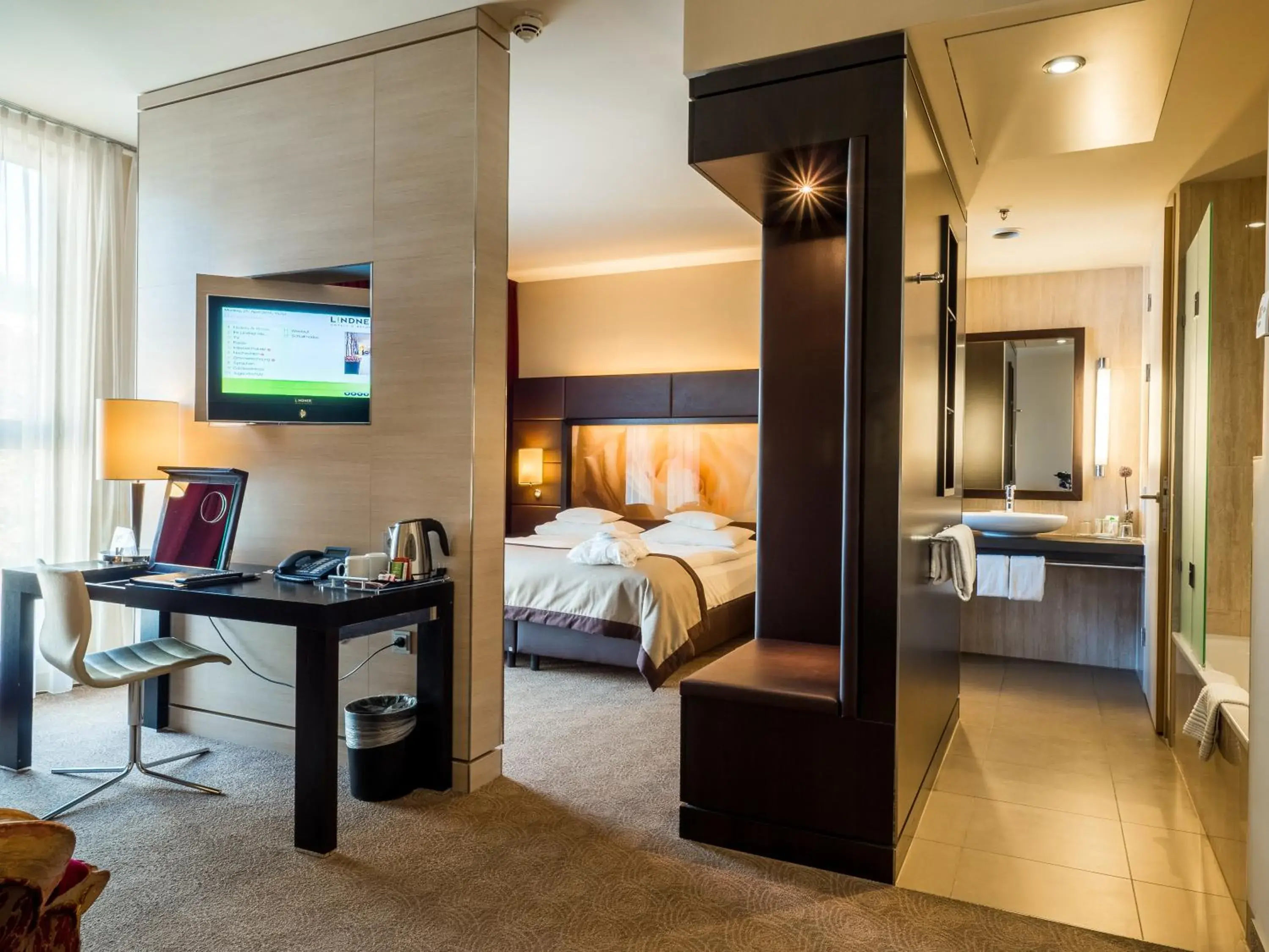 Junior Suite in Lindner Hotel Vienna Am Belvedere, part of JdV by Hyatt Junior Suite in Lindner Hotel Vienna Am Belvedere, part of JdV by Hyatt