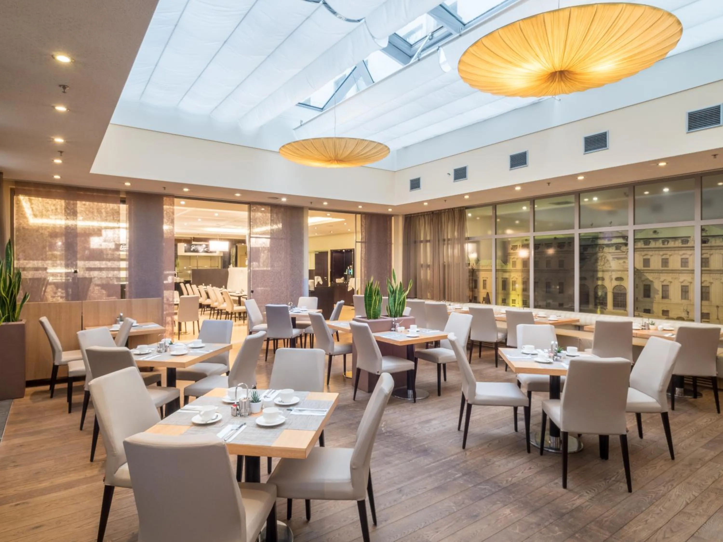 Restaurant/places to eat in Lindner Hotel Vienna Am Belvedere, part of JdV by Hyatt