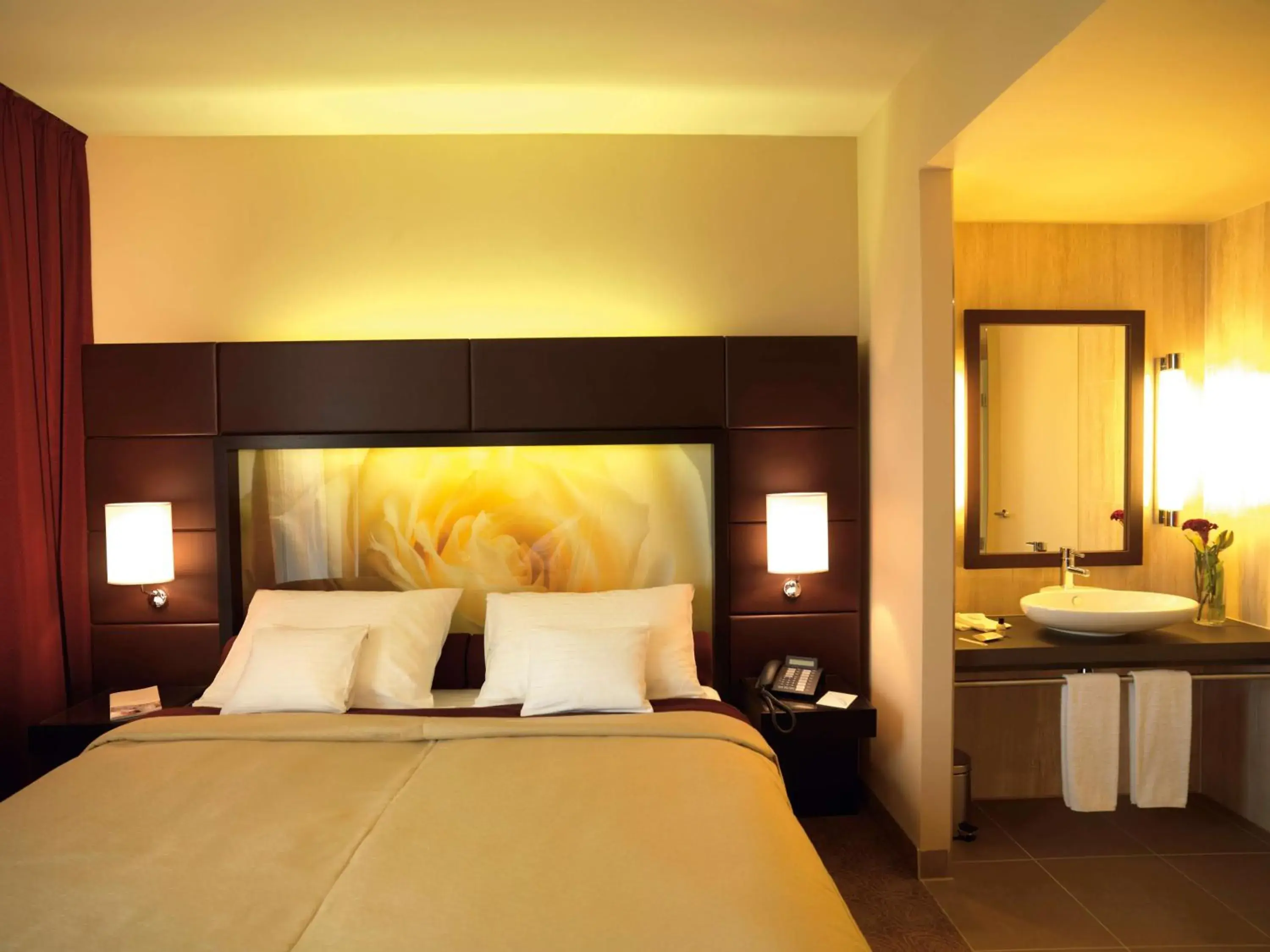 Bedroom, Bed in Lindner Hotel Vienna Am Belvedere, part of JdV by Hyatt Bedroom, Bed in Lindner Hotel Vienna Am Belvedere, part of JdV by Hyatt