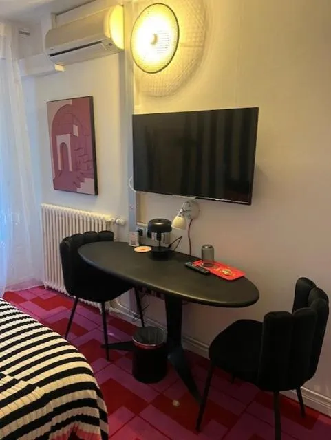 Bed in Hotel Du Croisé