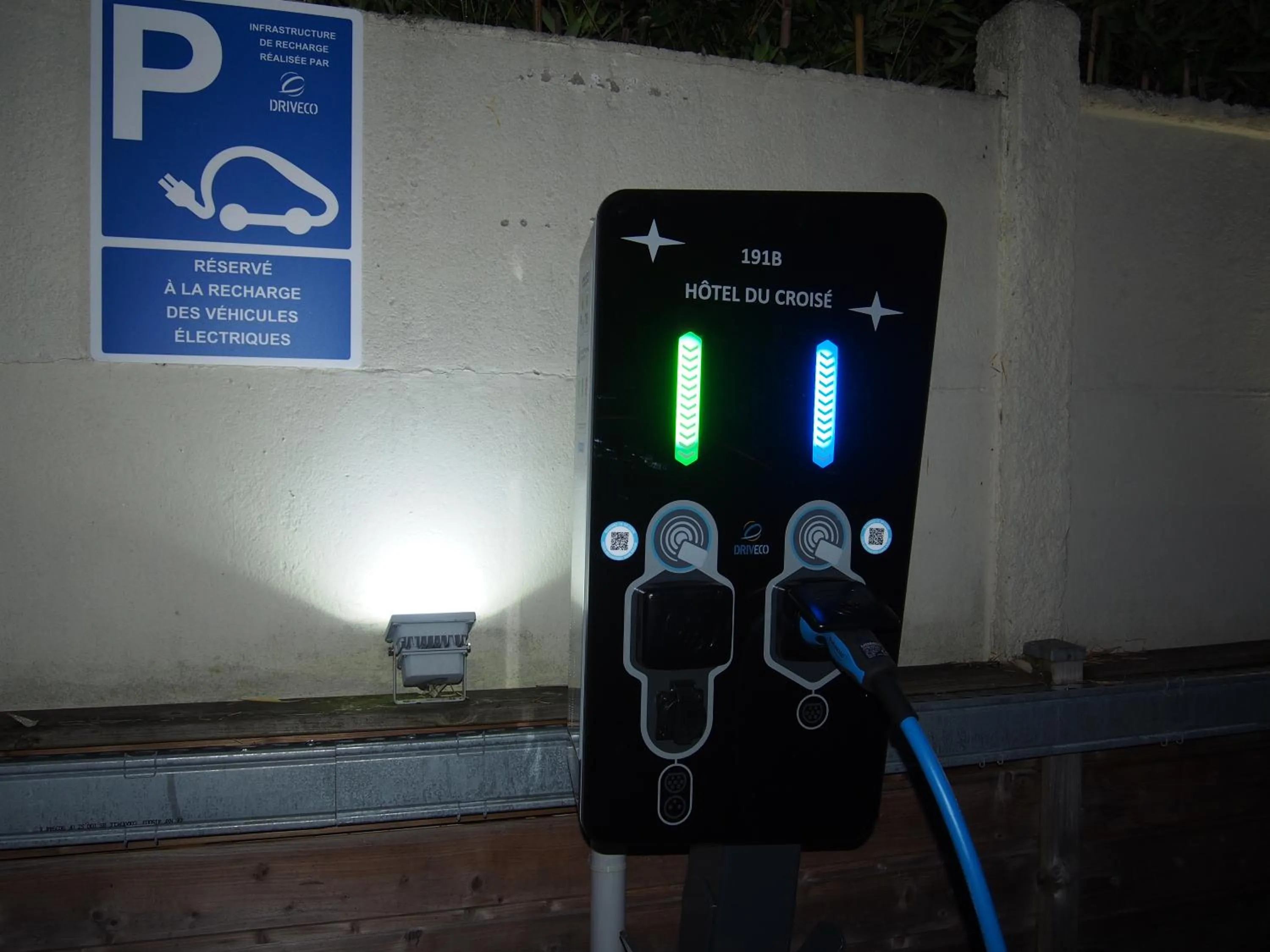 Parking in Hotel Du Croisé