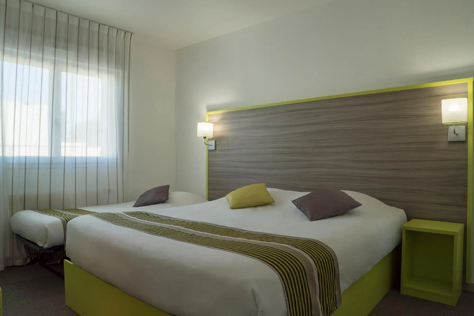 Bedroom, Bed in Contact Hôtel O'Nice Saintes