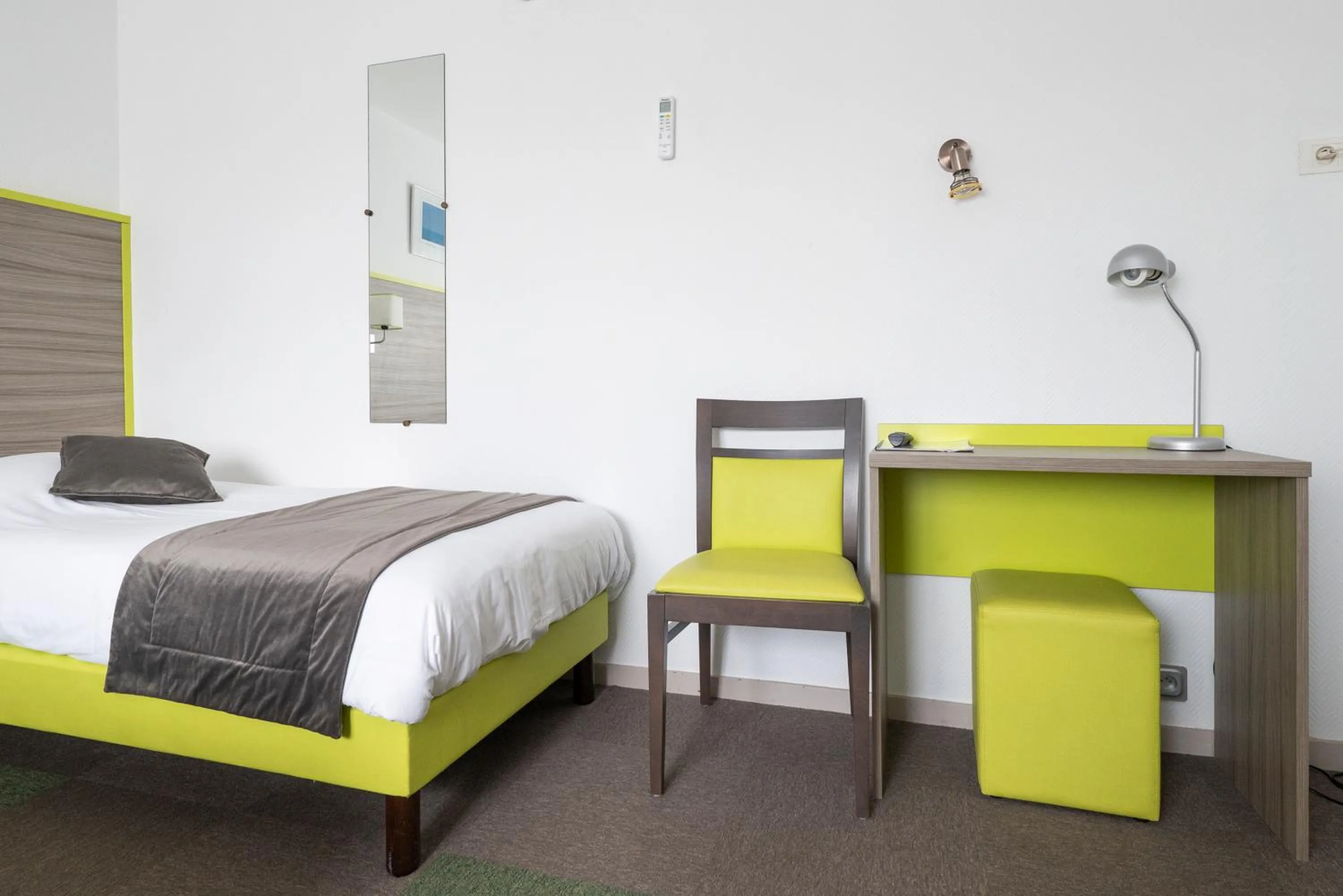 Bedroom, Bed in Contact Hôtel O'Nice Saintes