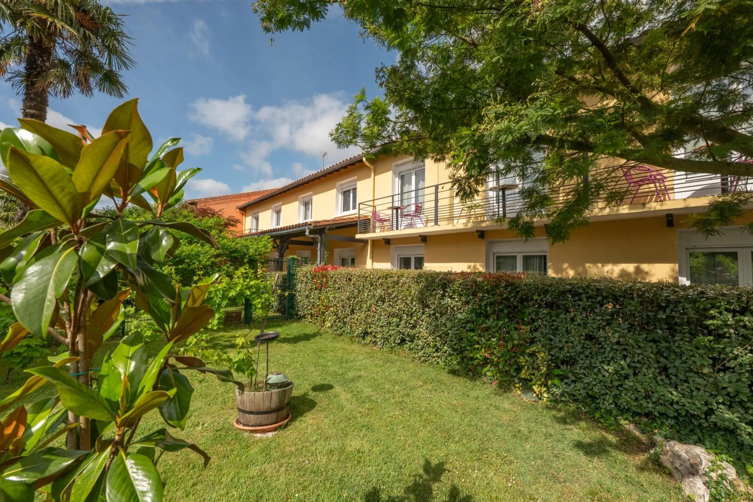 Garden in Contact Hôtel O'Nice Saintes