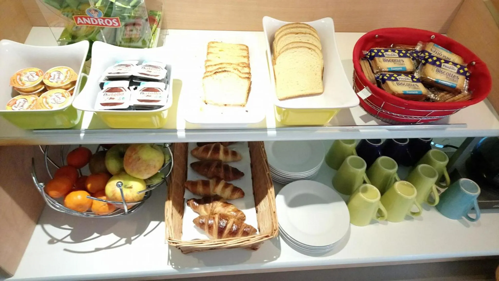 Breakfast in Hotel Inn Design Laon