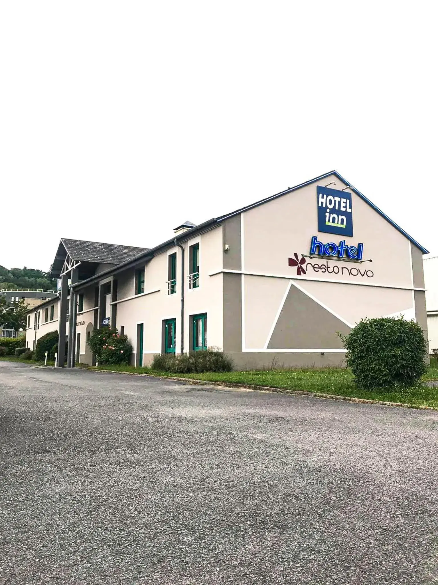 Property building in Hotel Inn Design Laon Property building in Hotel Inn Design Laon