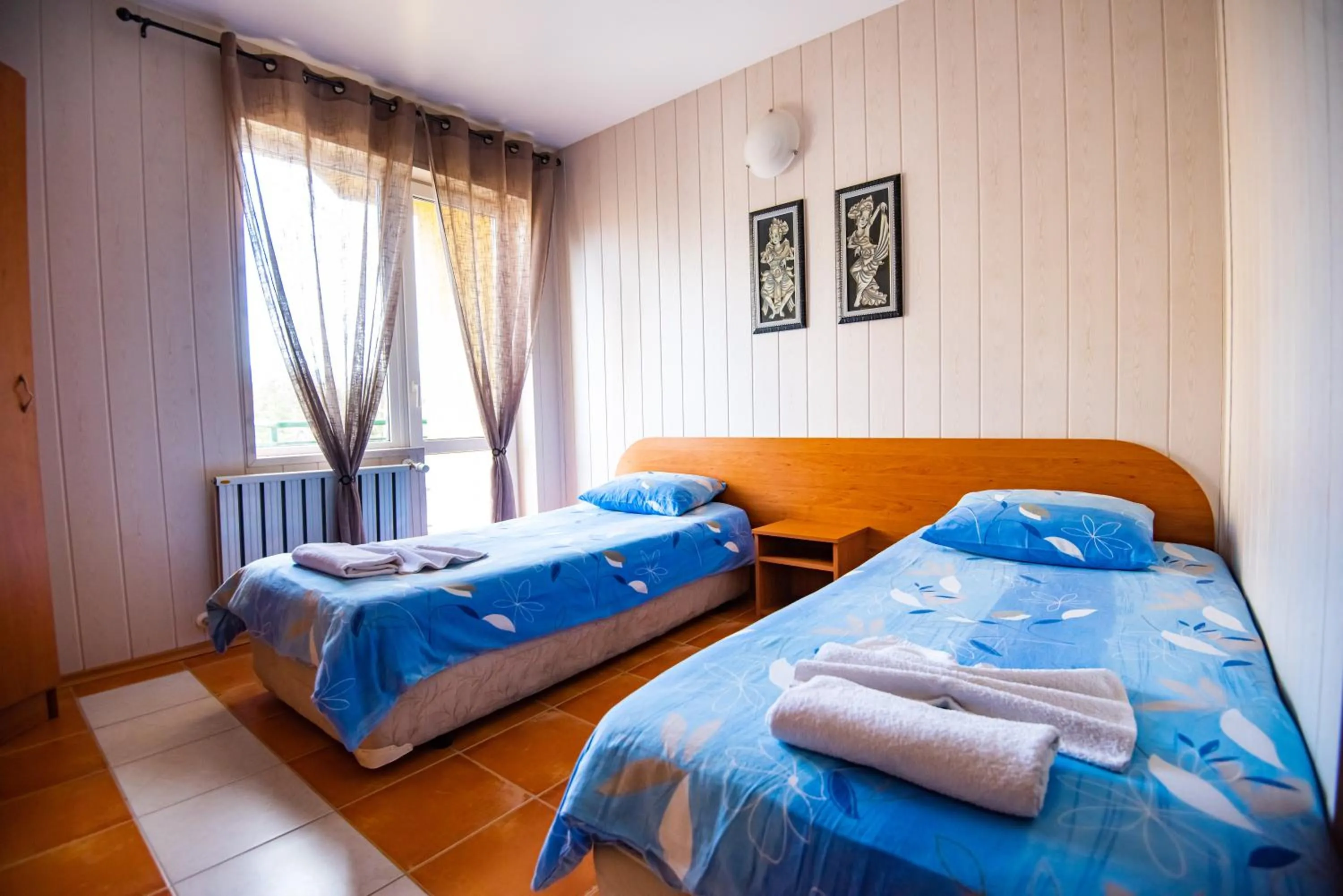 Twin Room in Семеен Хотел Надежда