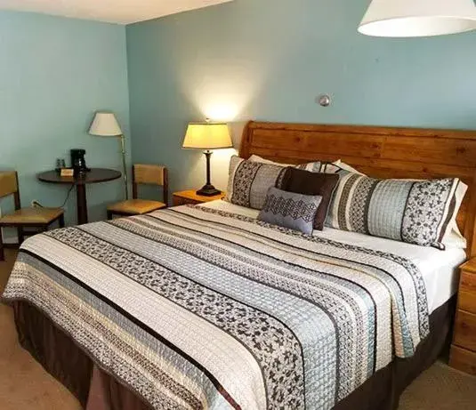 Deluxe Single Room - single occupancy in M22 Inn Glen Arbor Deluxe Single Room - single occupancy in M22 Inn Glen Arbor